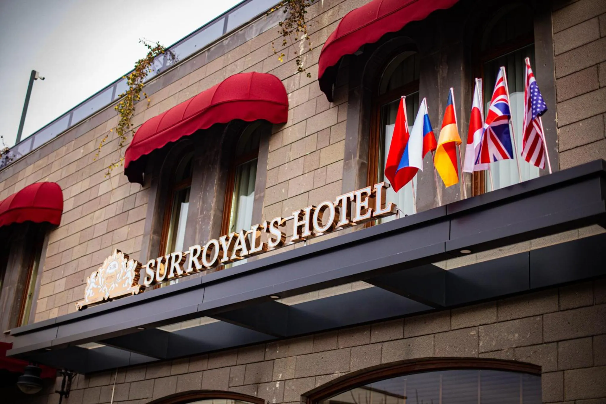 Property building in Sur Royal's Hotel