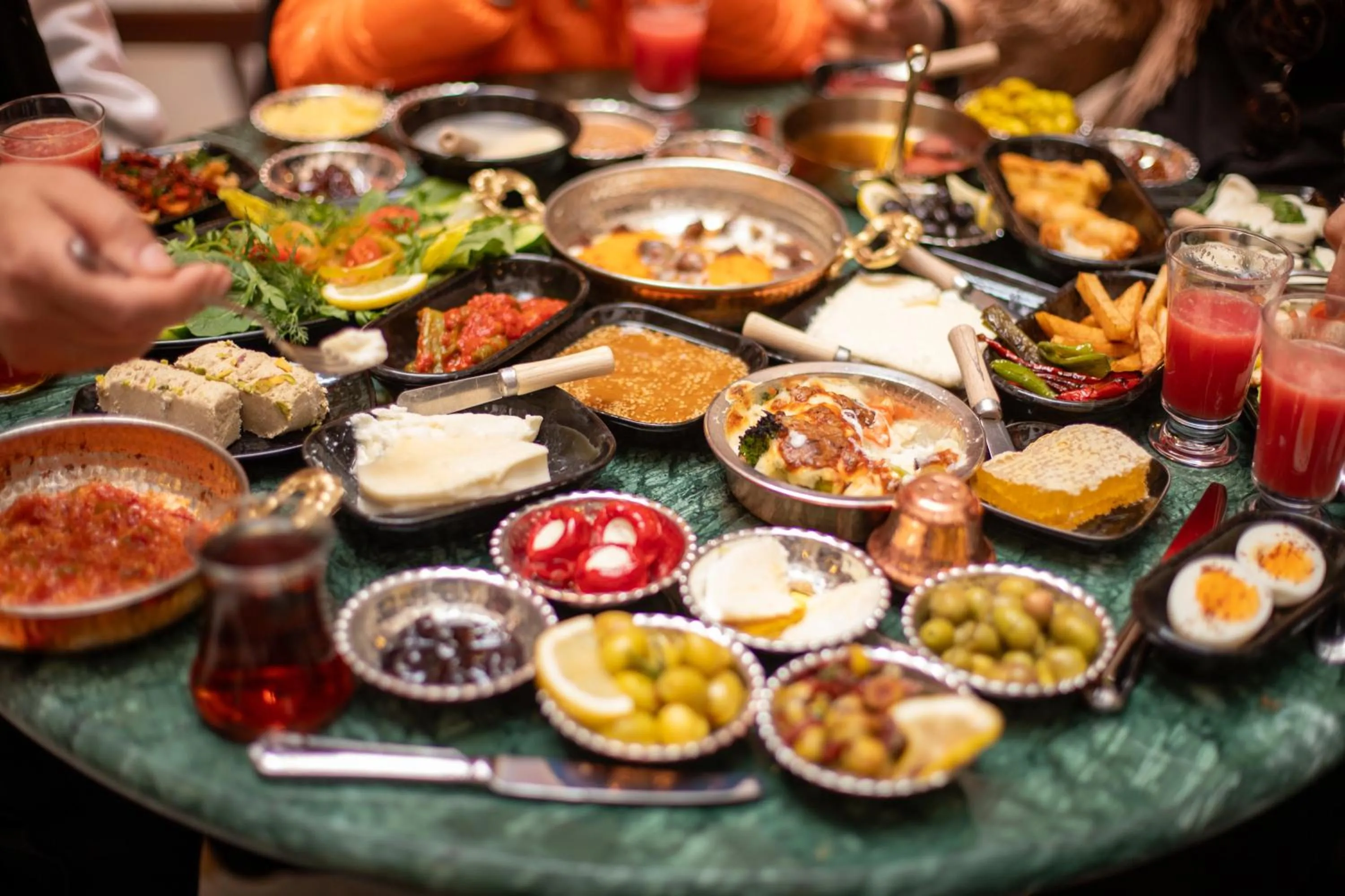 Restaurant/places to eat in Sur Royal's Hotel