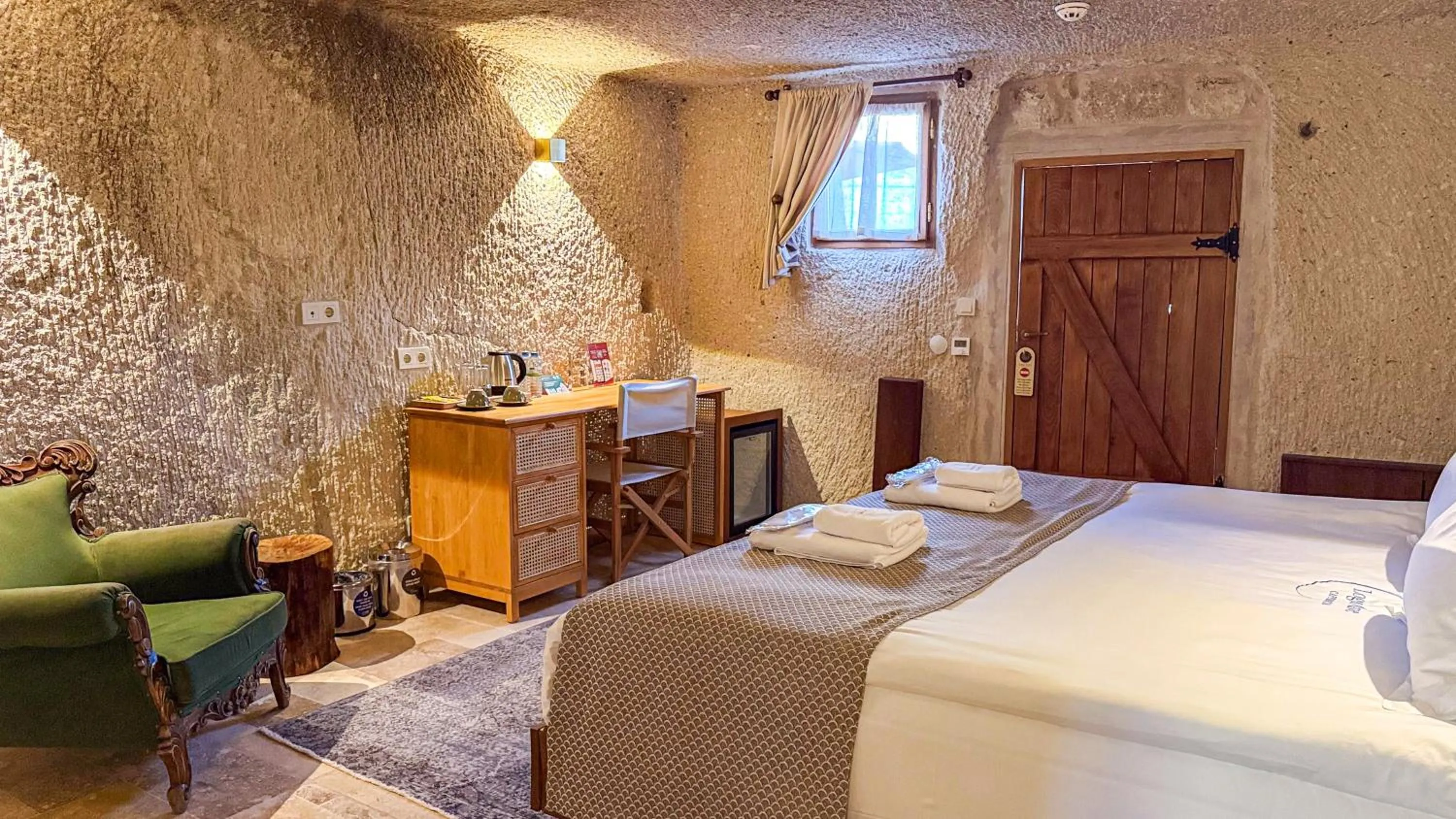 Photo of the whole room, Bed in Logos Cave Cappadocia - Adults Only