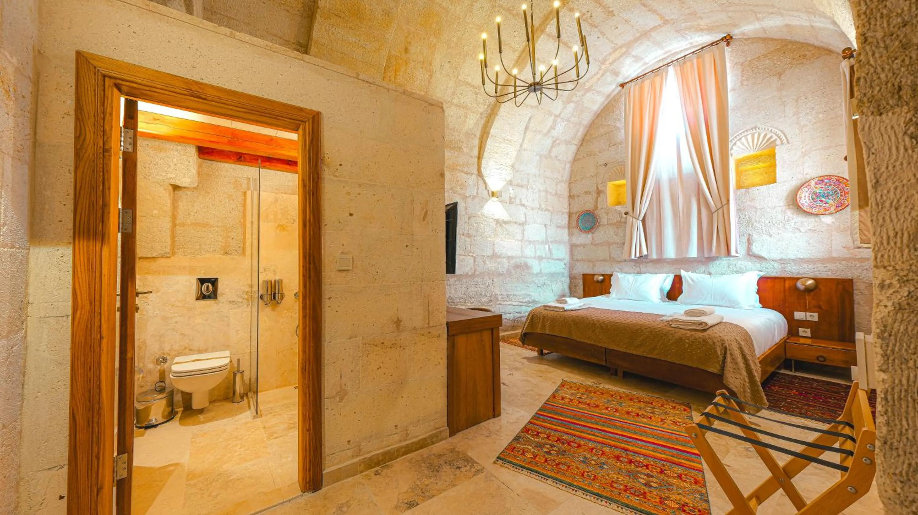 Shower, Bed in Logos Cave Cappadocia - Adults Only