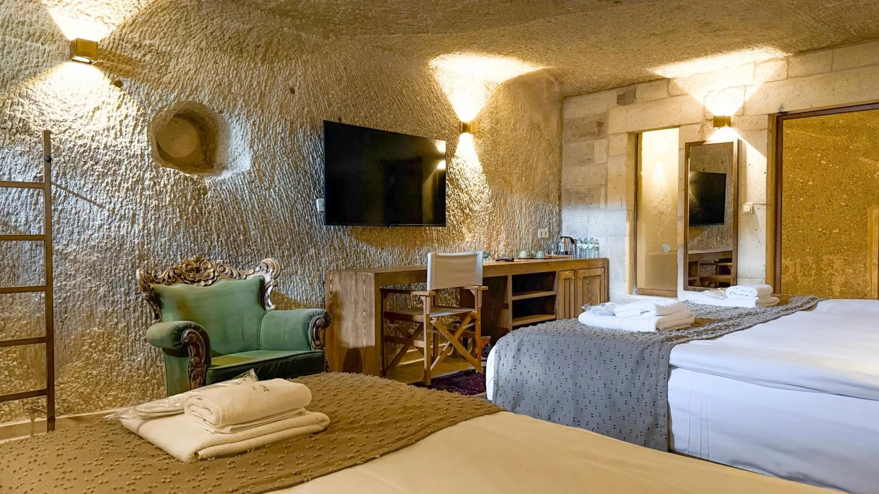 Bed in Logos Cave Cappadocia - Adults Only