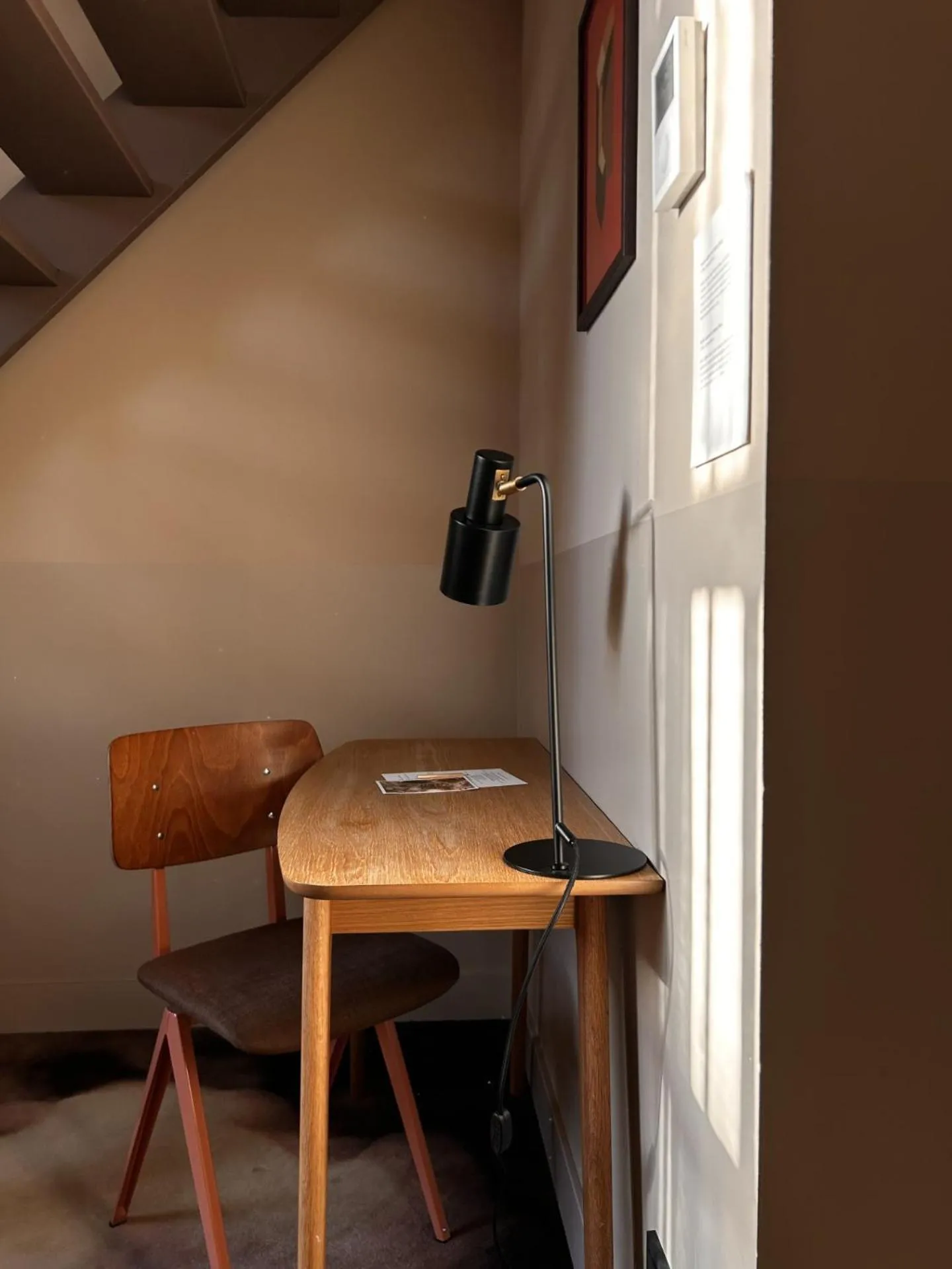 Photo of the whole room in Metzlr House