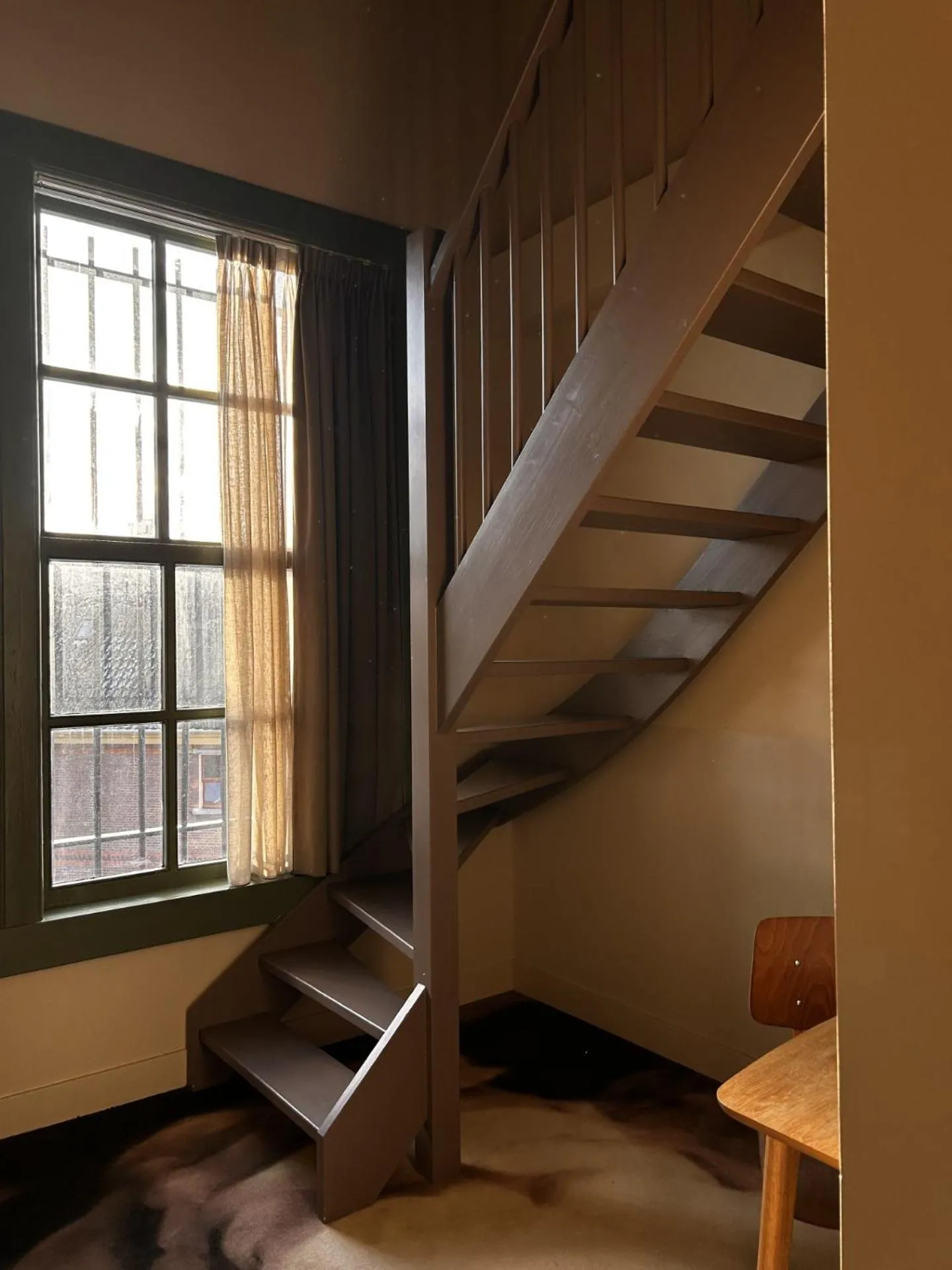 Photo of the whole room in Metzlr House