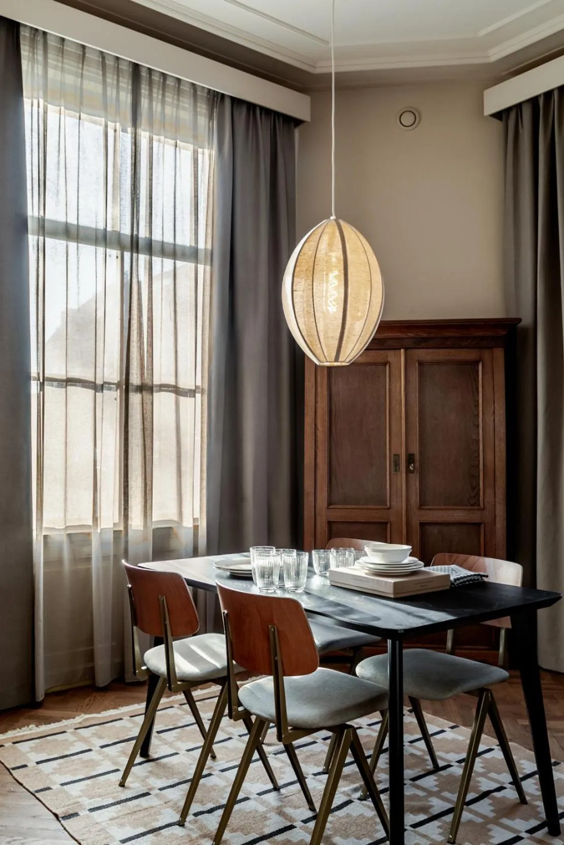 Living room in Metzlr House