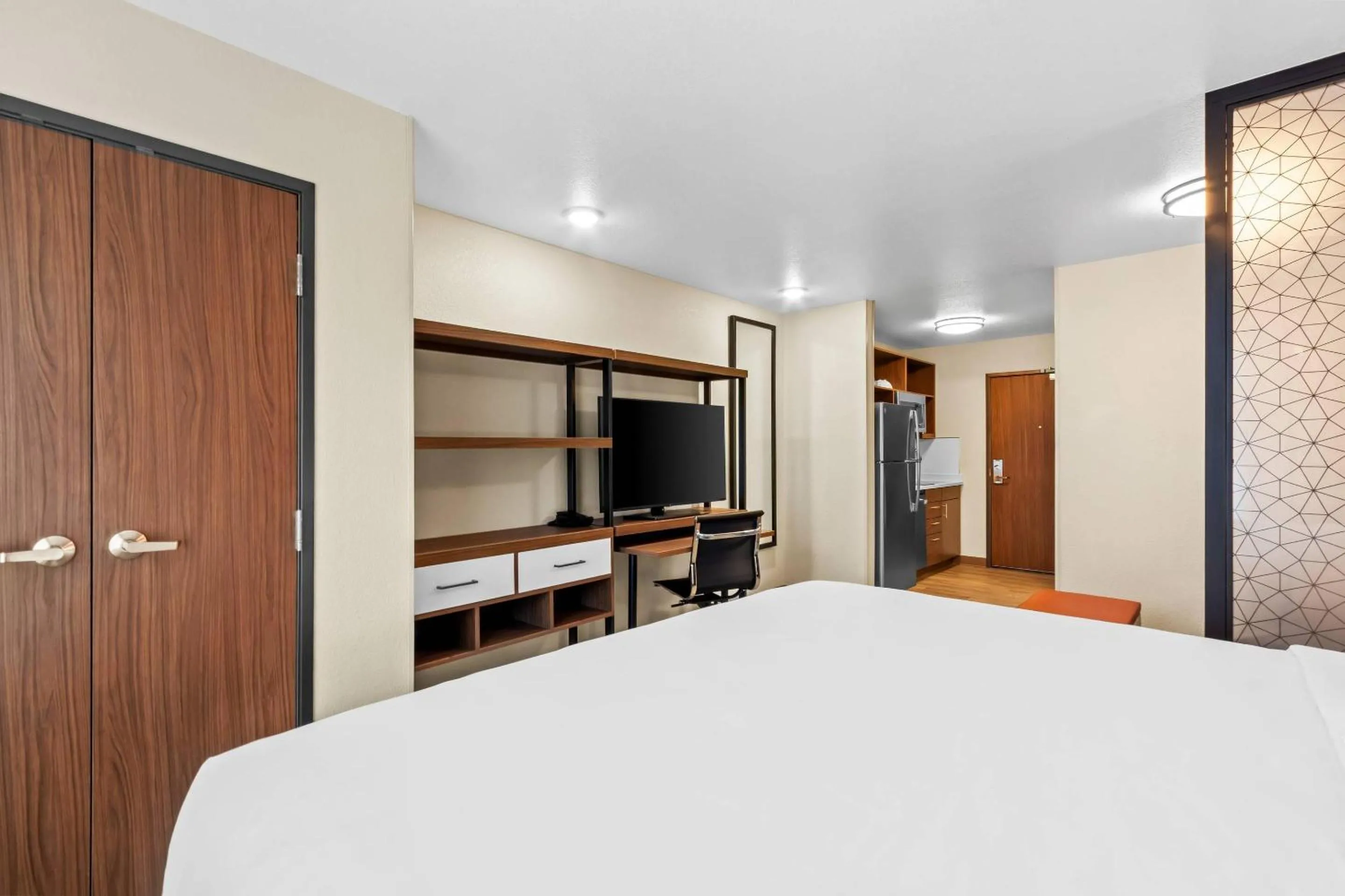 TV and multimedia, Bed in Everhome Suites Yuma East I-8