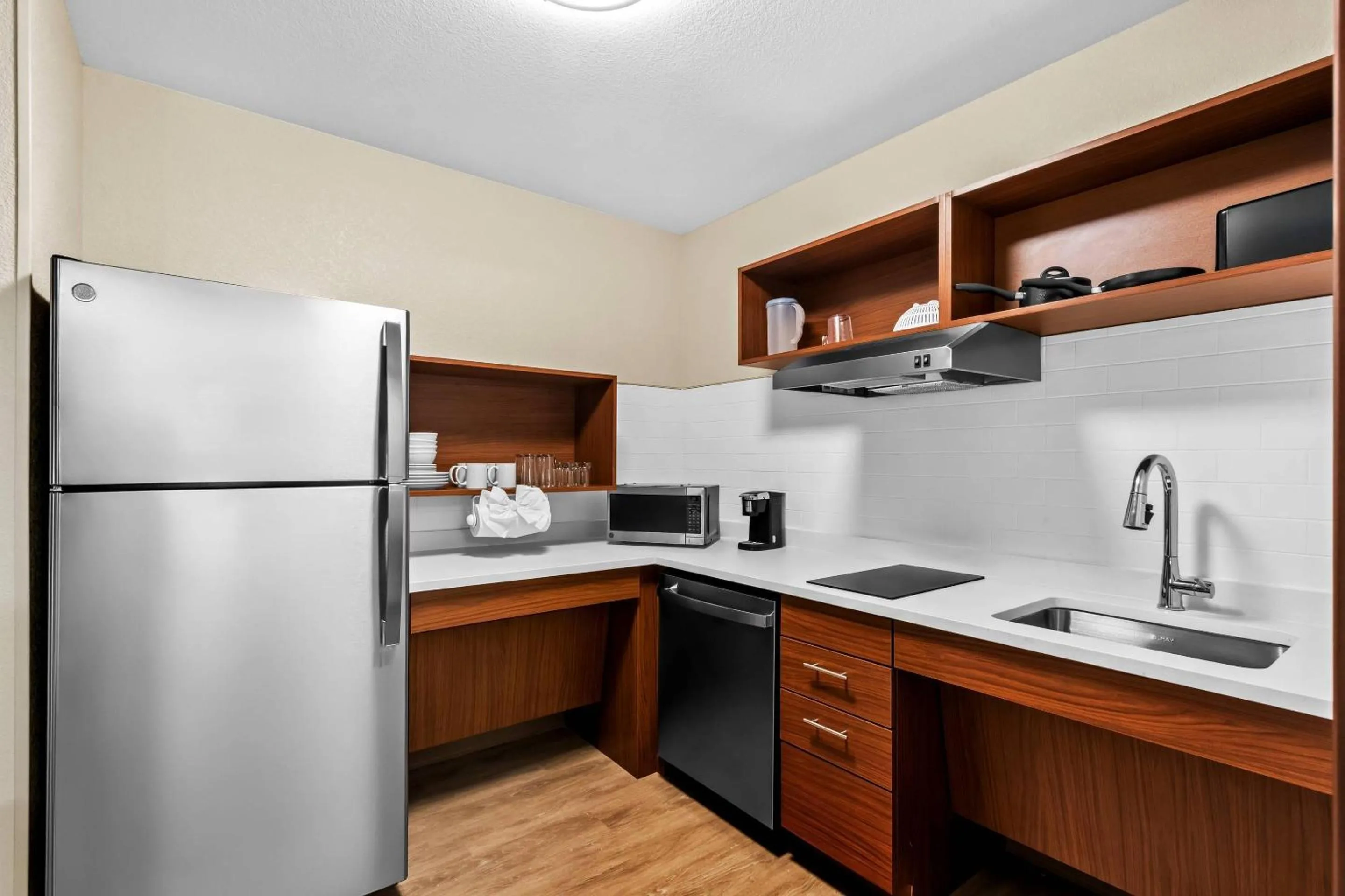 Kitchen or kitchenette in Everhome Suites Yuma East I-8