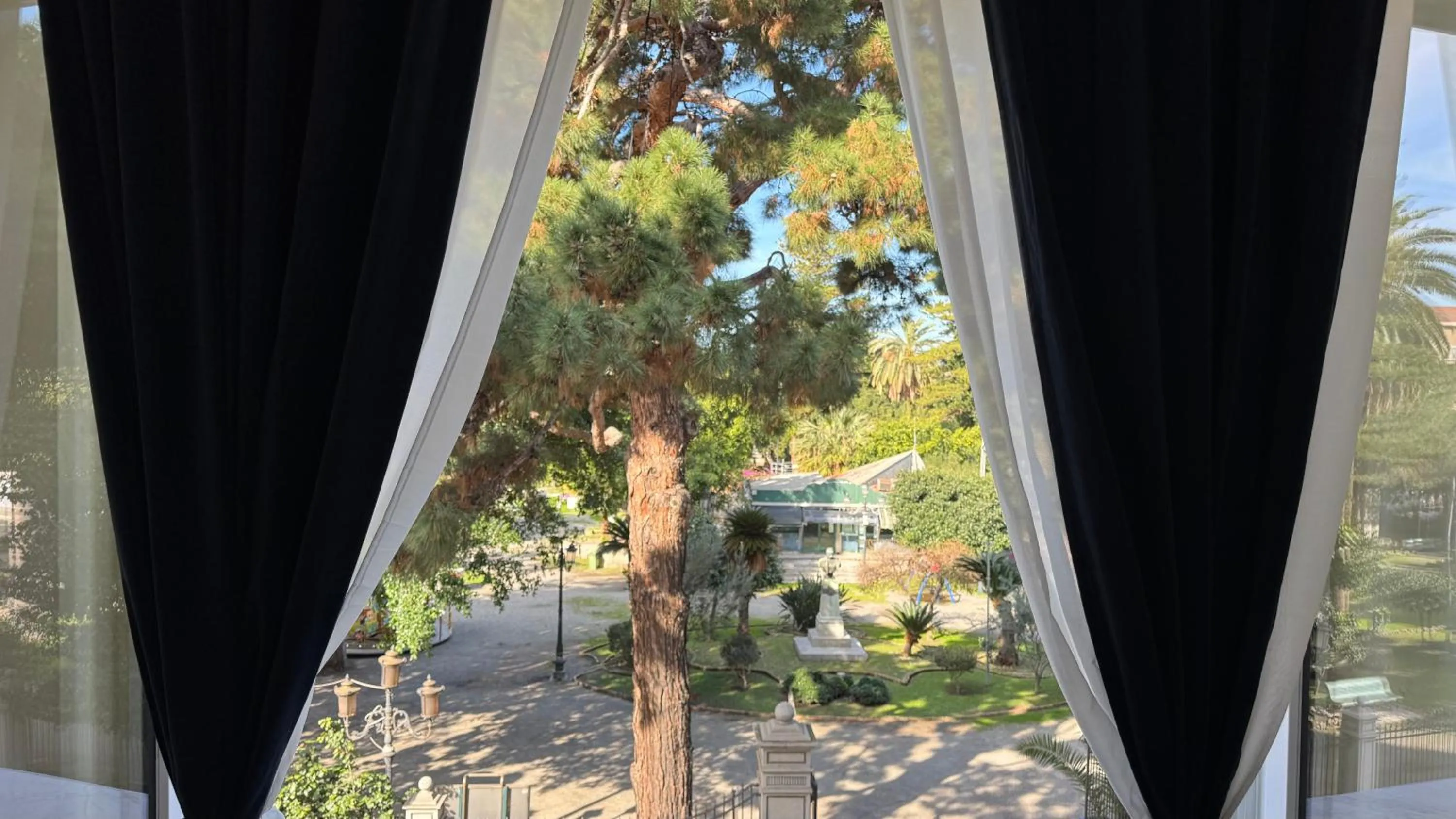 Spring in AC GOLD B&B Boutique Rooms & Suite