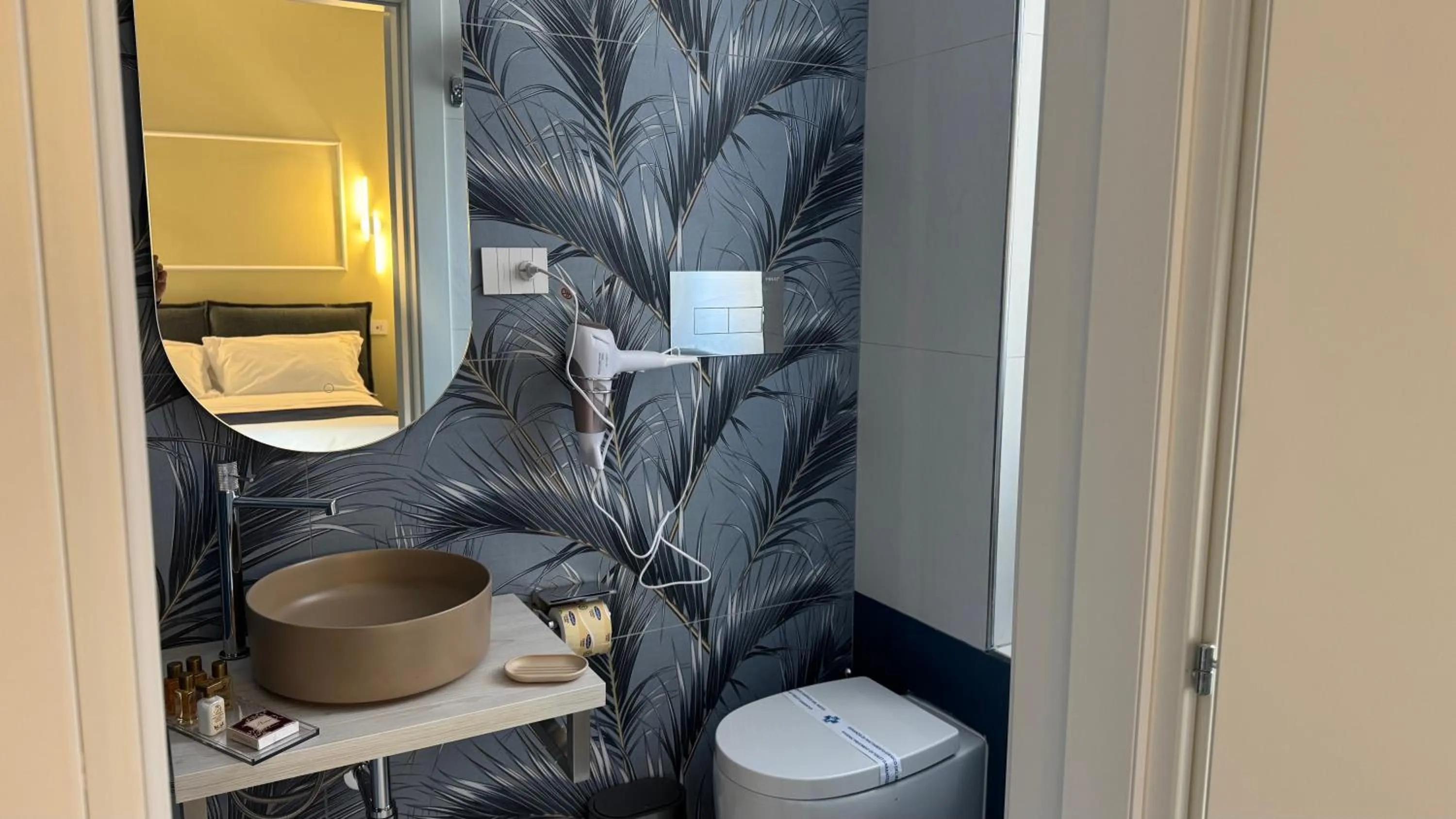 Toilet in AC GOLD B&B Boutique Rooms & Suite