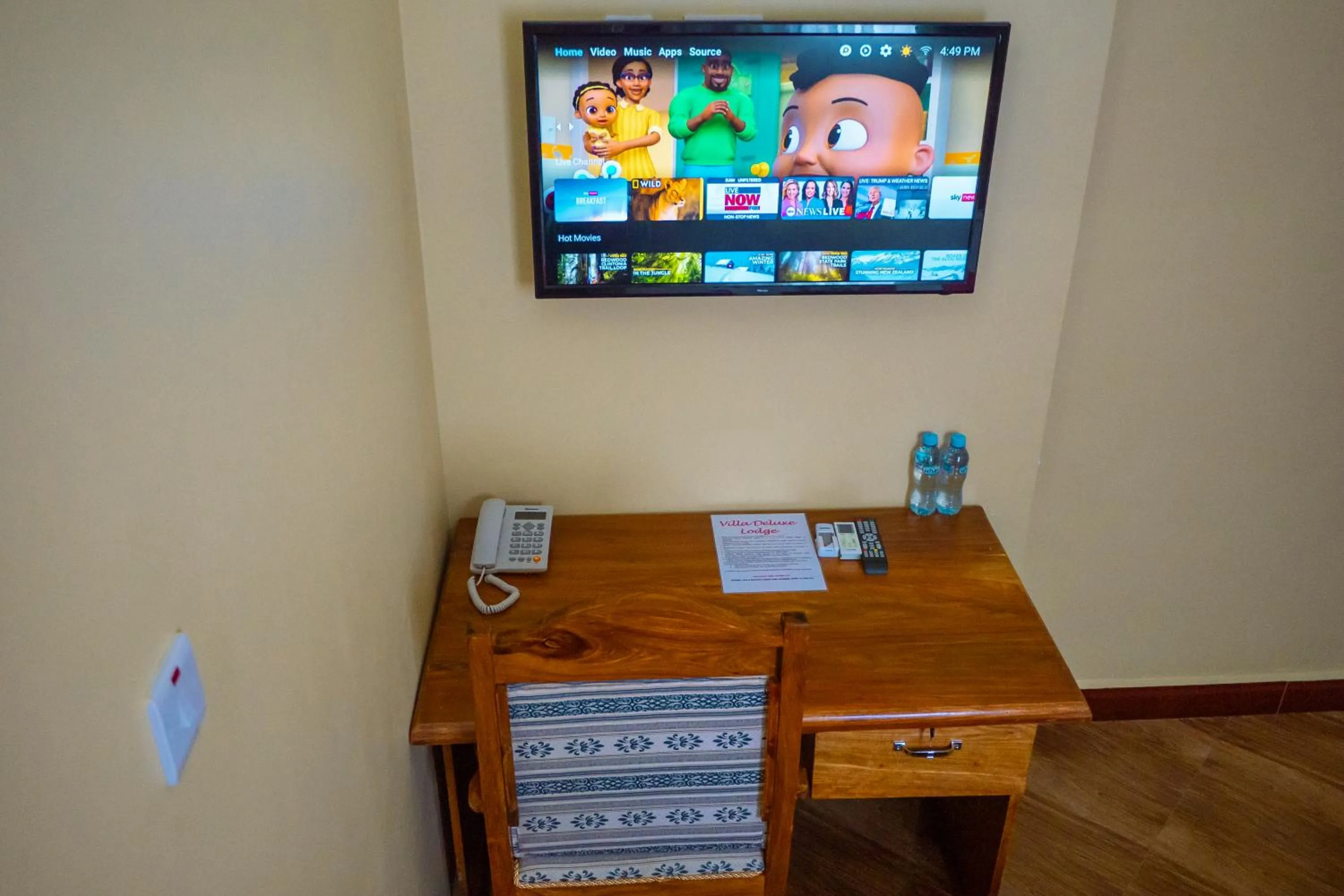 TV and multimedia in Villa Deluxe Lodge