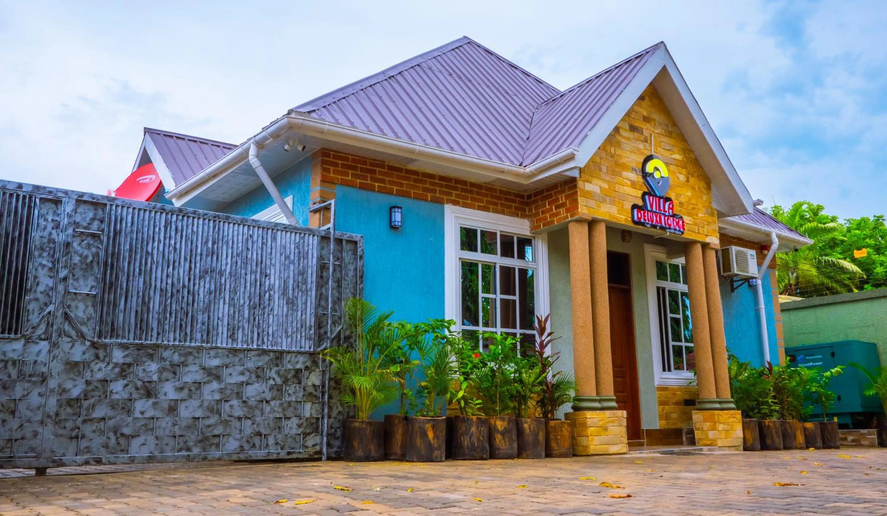 Property building in Villa Deluxe Lodge