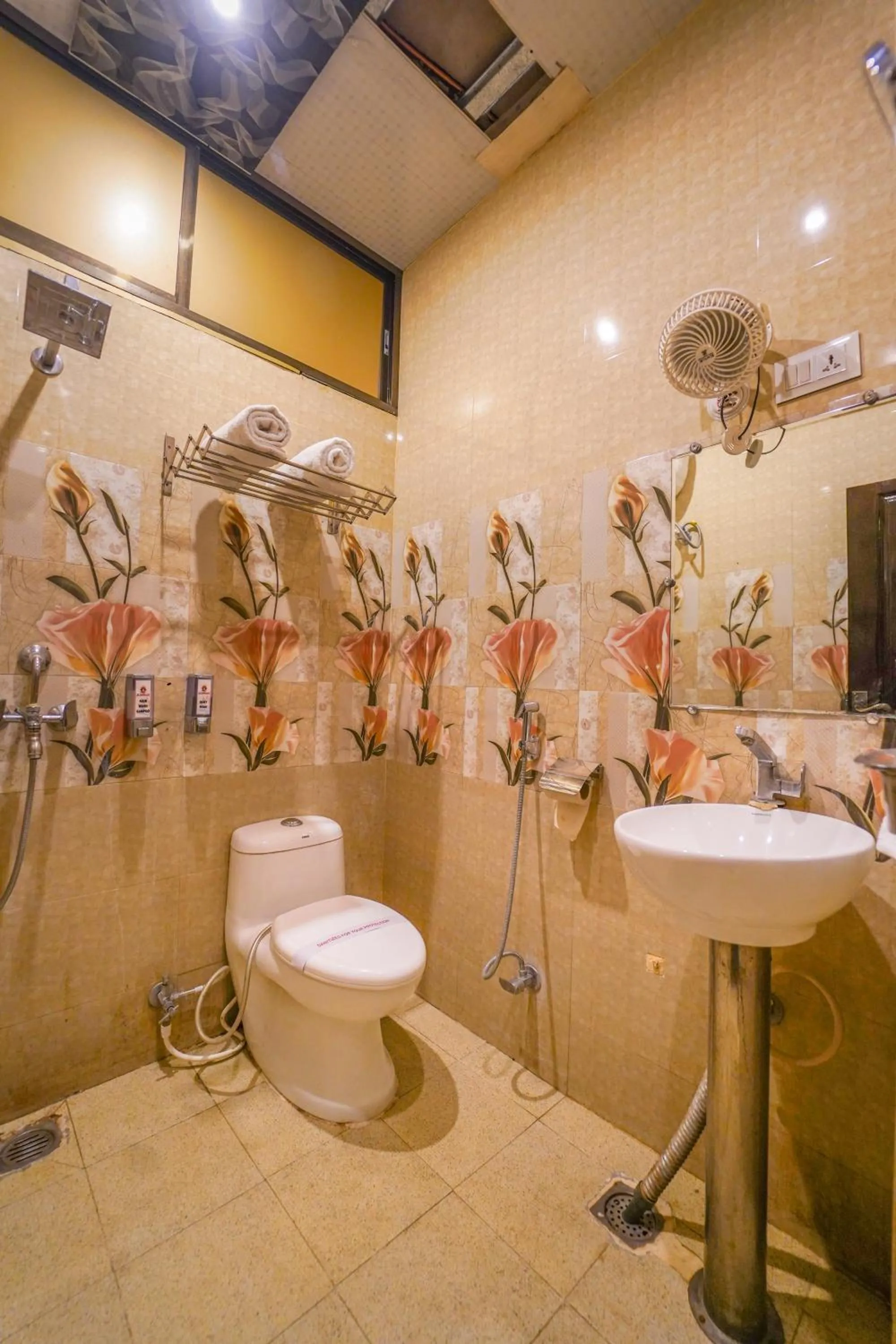 Shiv Rudraksh Resort, Near Assi Ghat