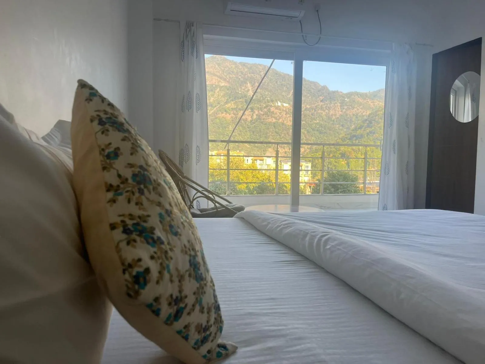 Photo of the whole room, Bed in Hotel Gangetic Yoga Getaway