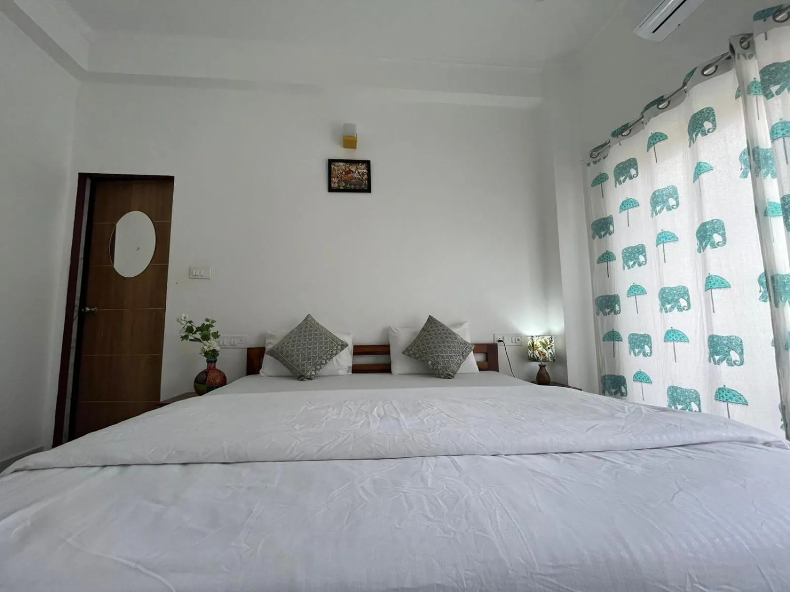 Photo of the whole room, Bed in Hotel Gangetic Yoga Getaway