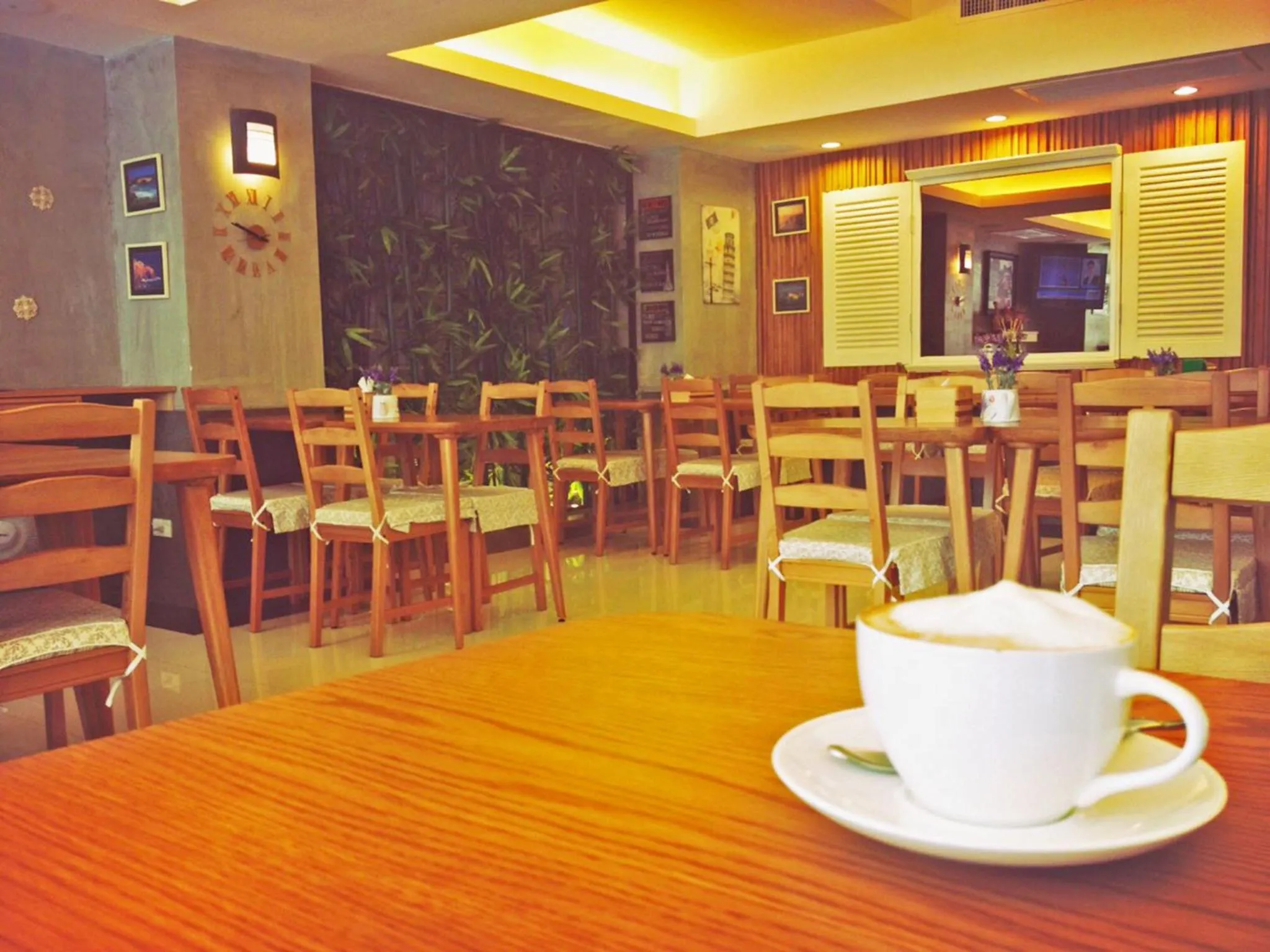 Restaurant/Places to Eat in Cozy At 9 Hotel And Kitchen