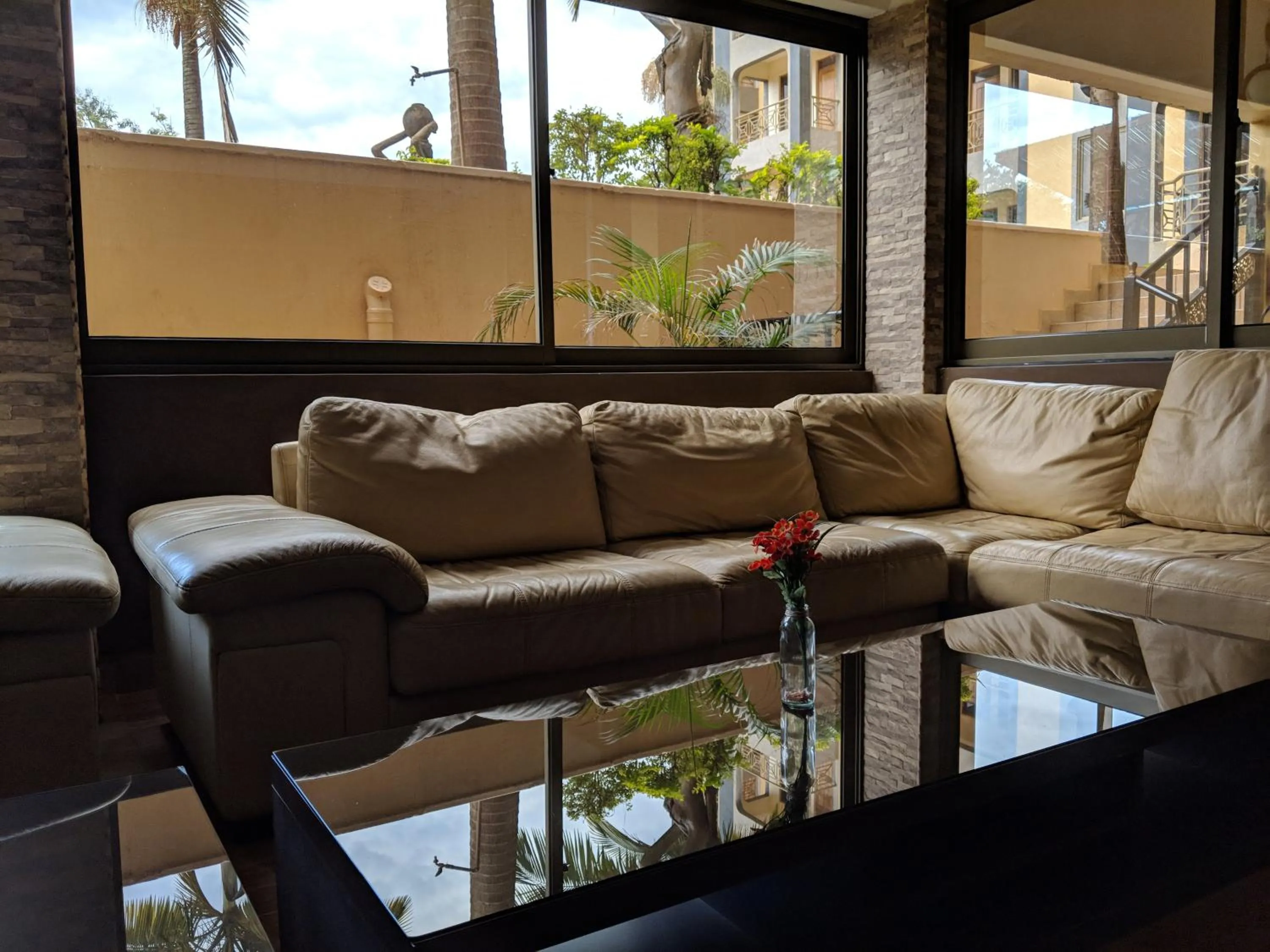 Lounge or bar in Prestige Hotel Suites