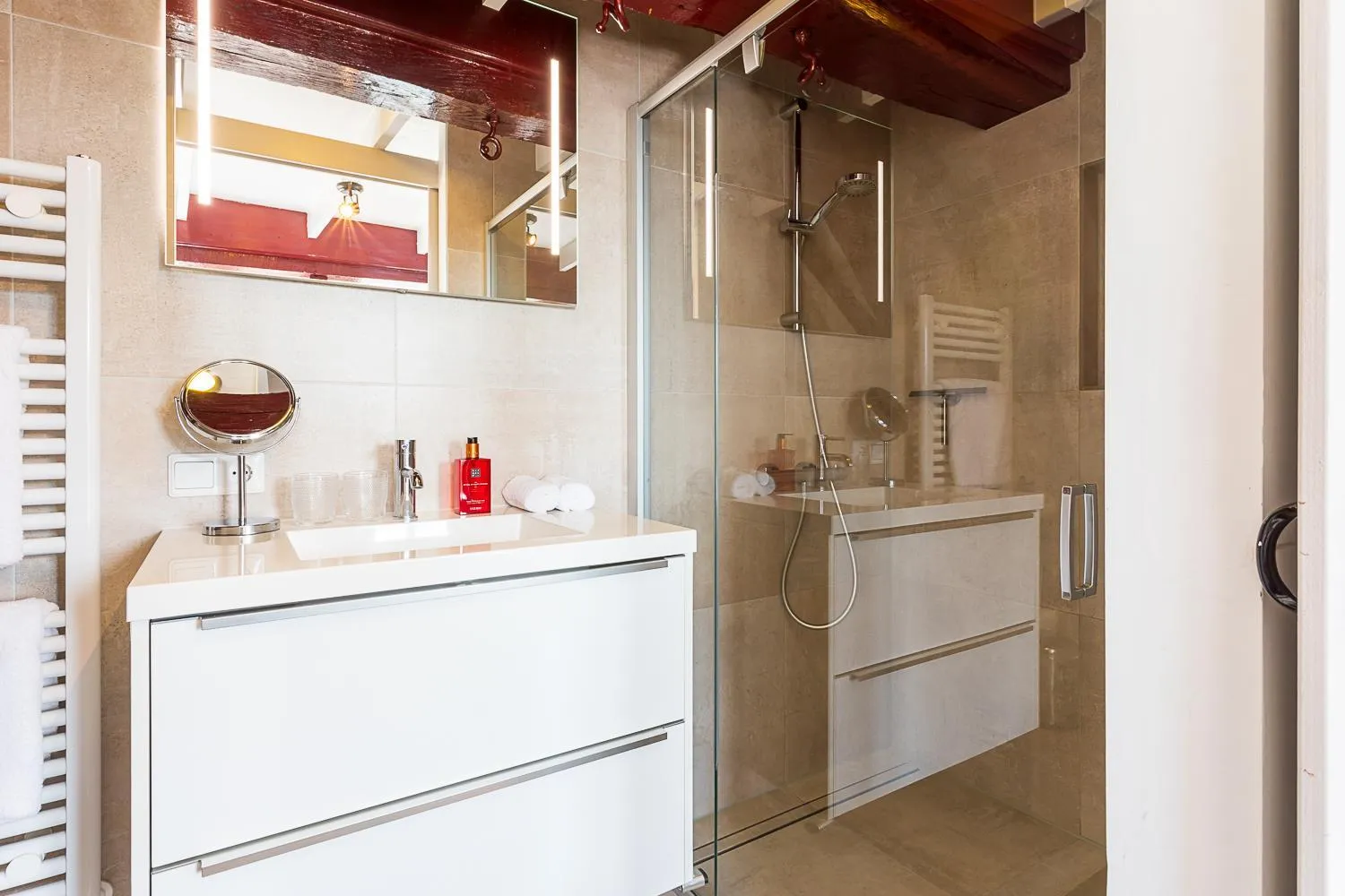 Bathroom in B&B Parijs aan de Kaai