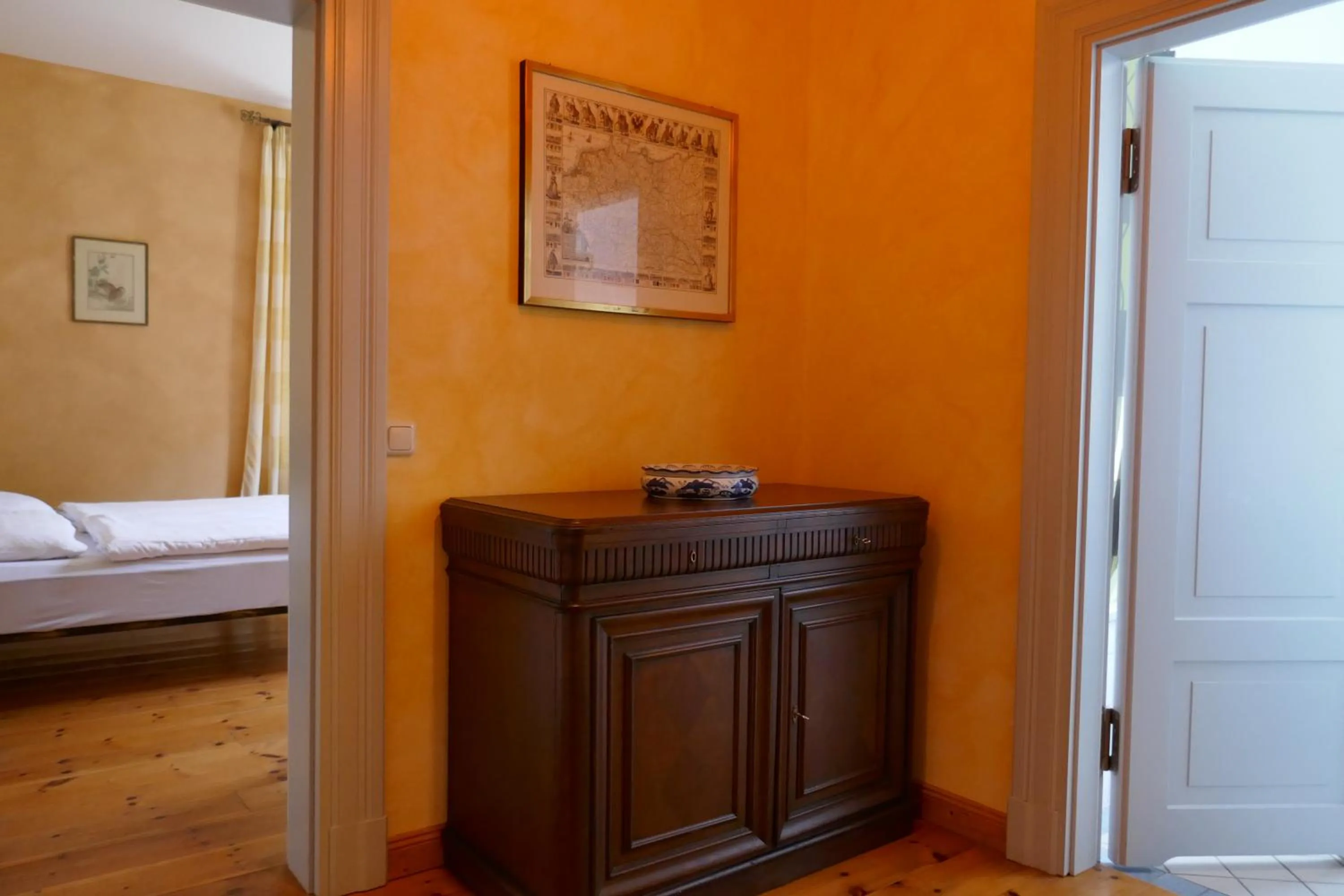 Photo of the whole room, Bed in Landhaus Schloss Kölzow