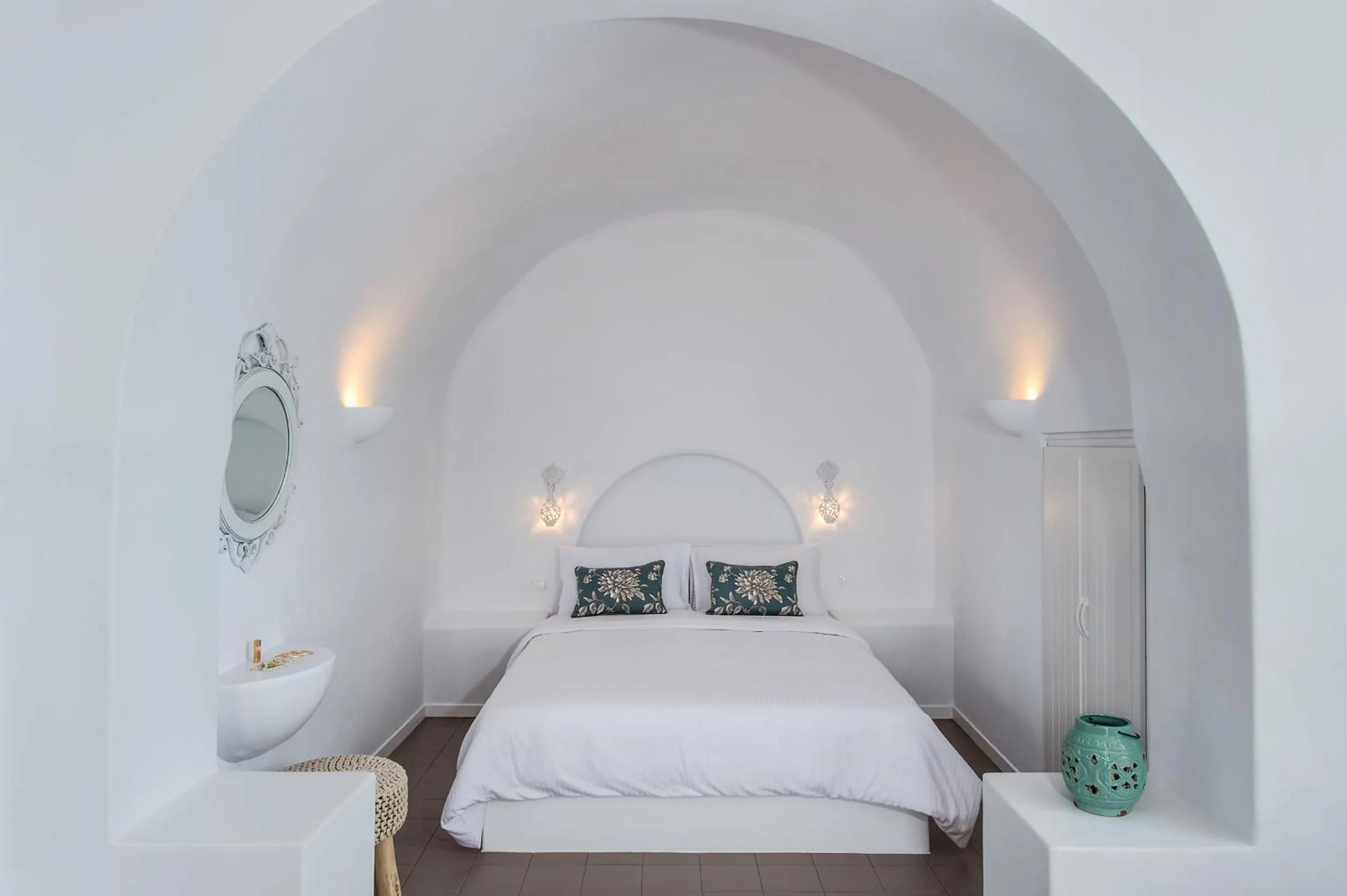 Bedroom, Bed in Villa Irini Fira - Adults Only