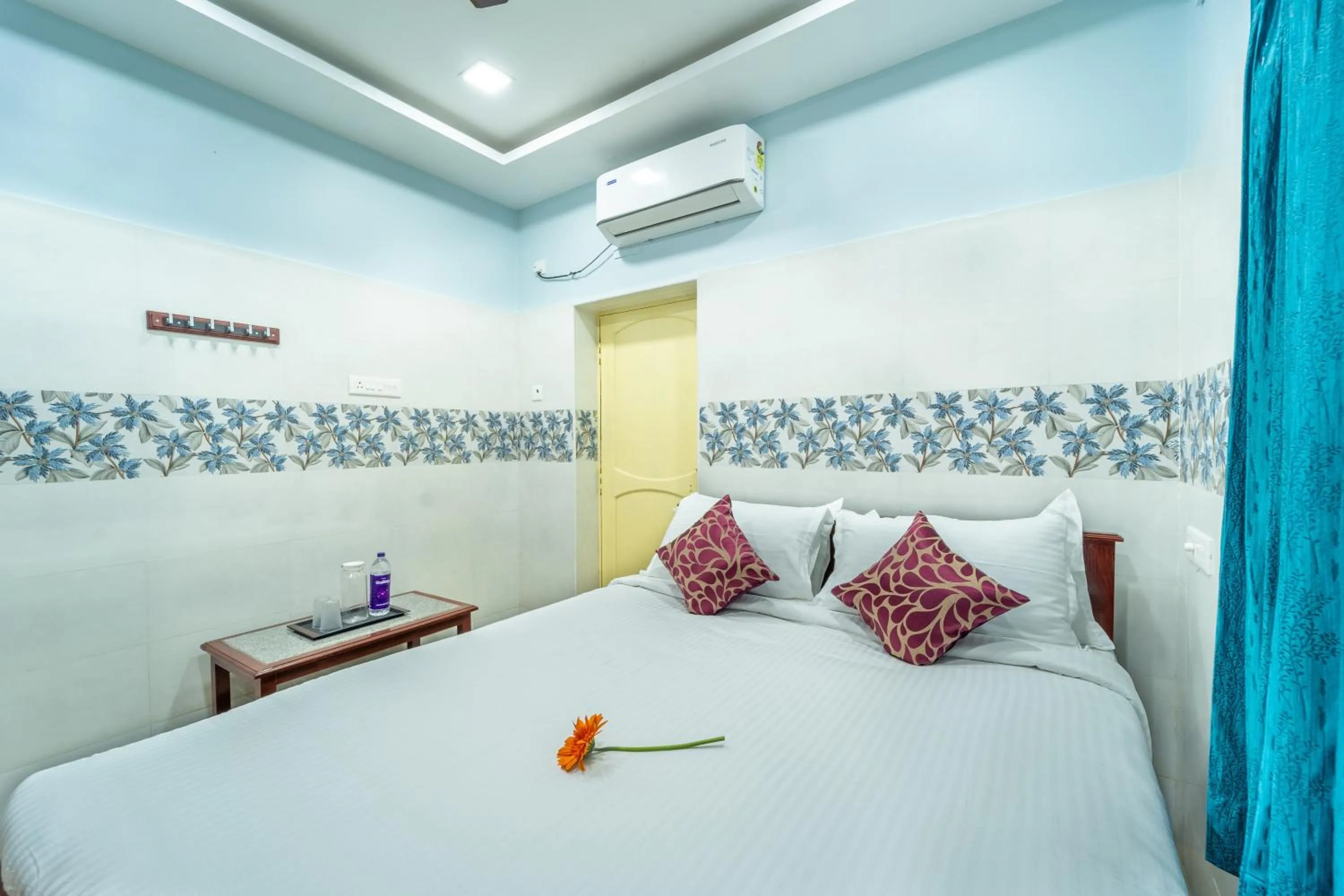 Bed in Sam Residency