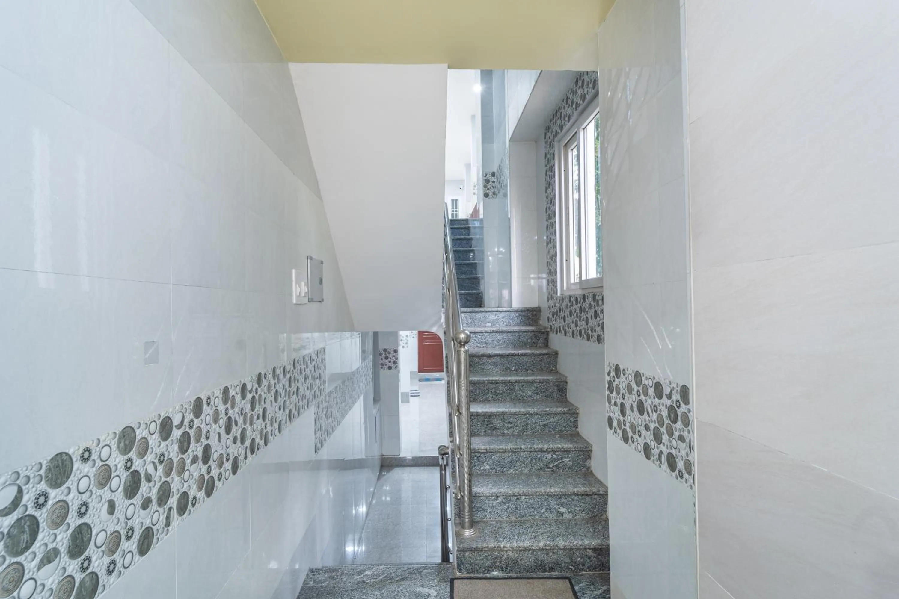 Area and facilities in Sam Residency