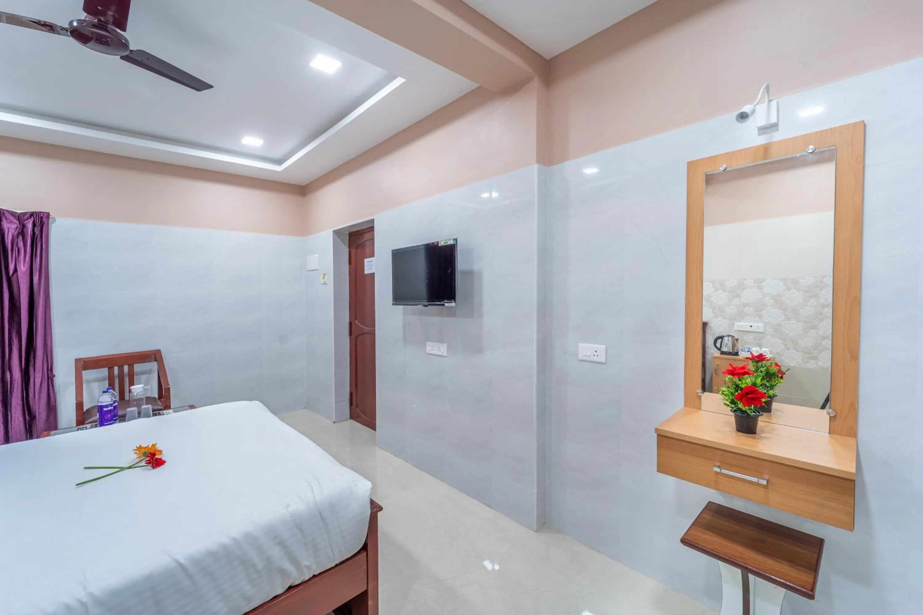 Bed in Sam Residency