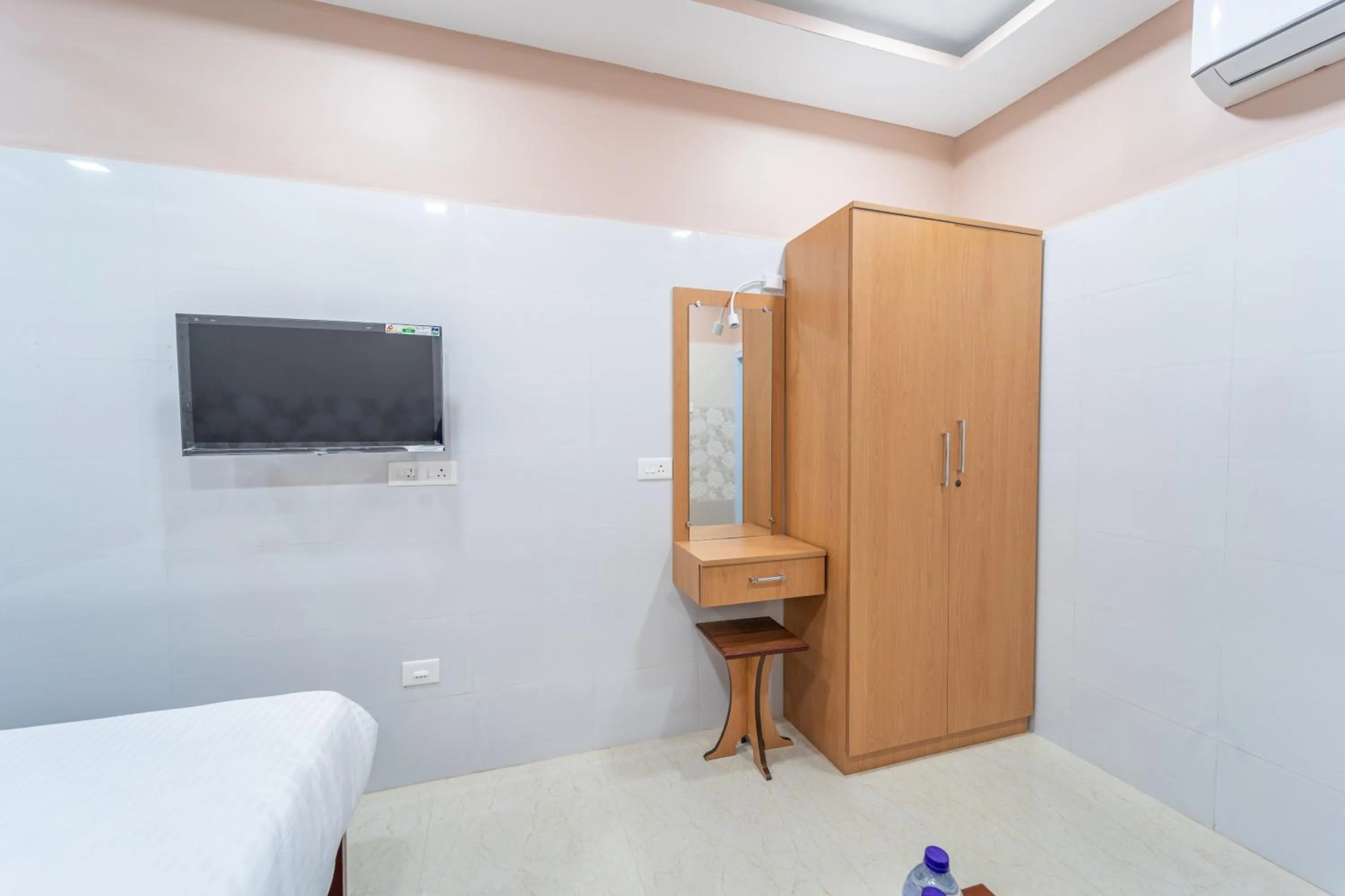 TV and multimedia, Bed in Sam Residency