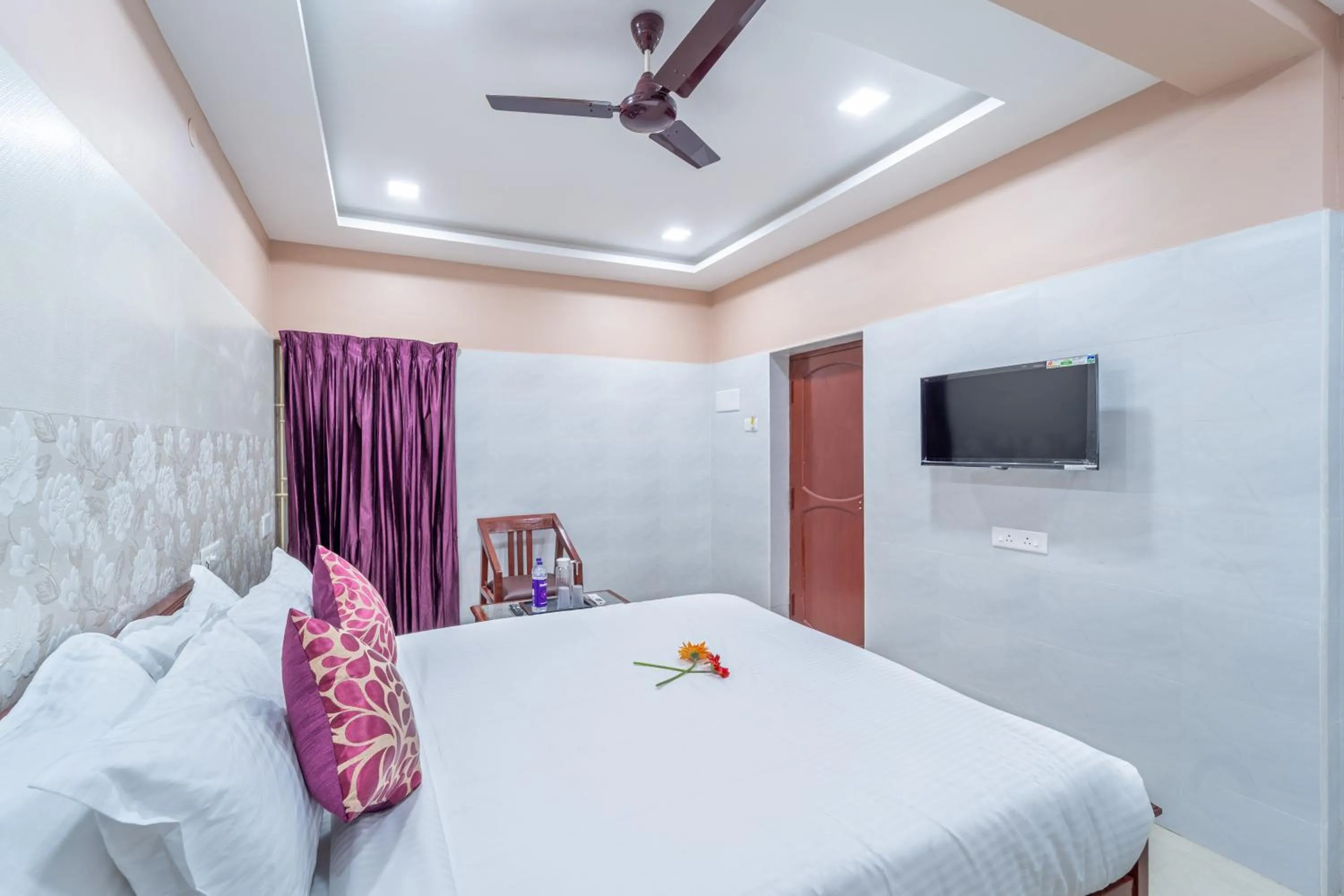 Bedroom, Bed in Sam Residency