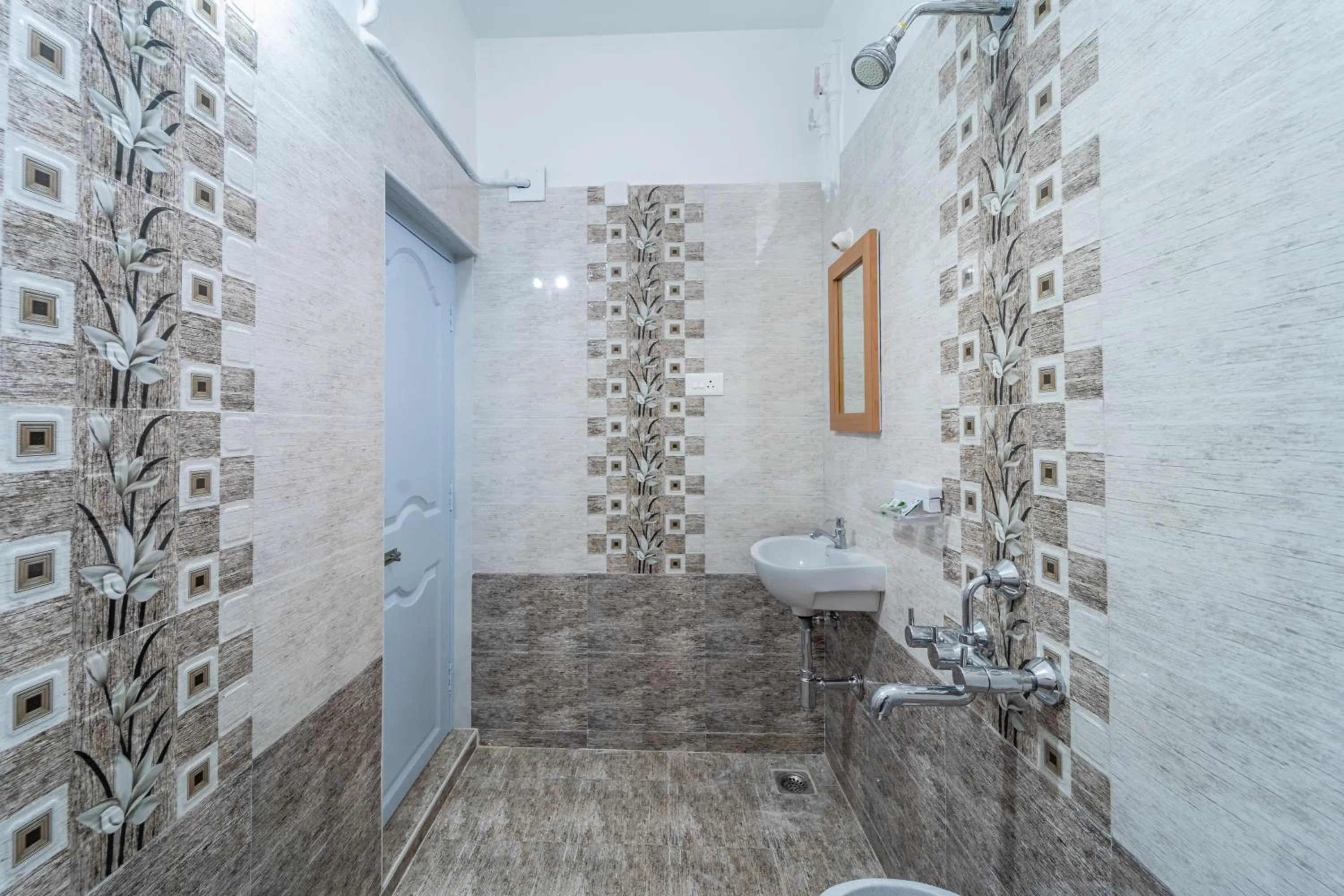 Shower in Sam Residency