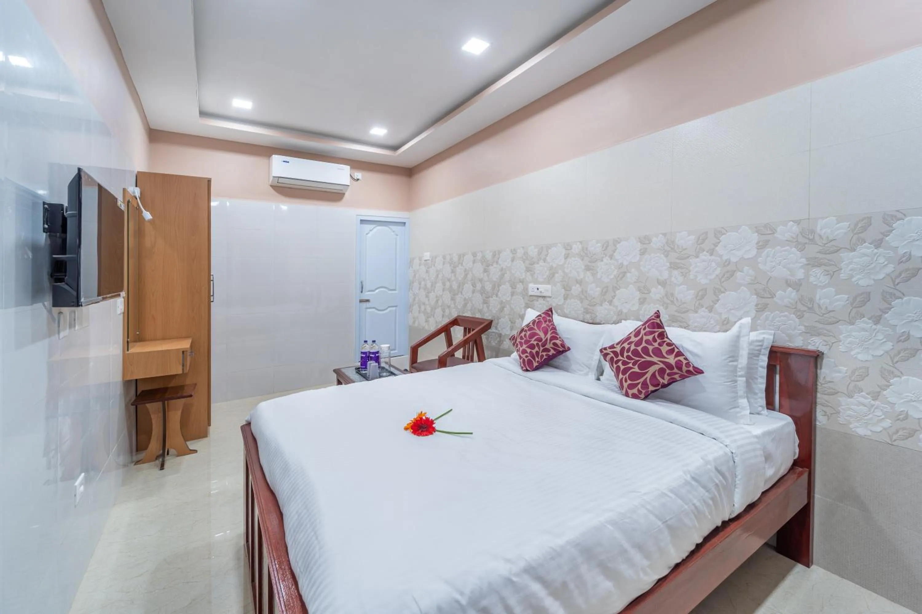 Bedroom, Bed in Sam Residency