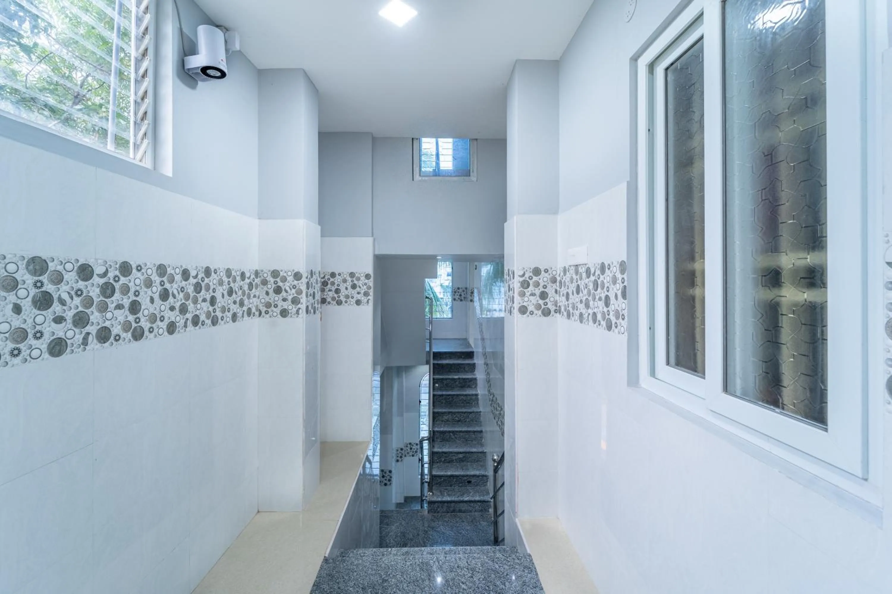 Area and facilities in Sam Residency