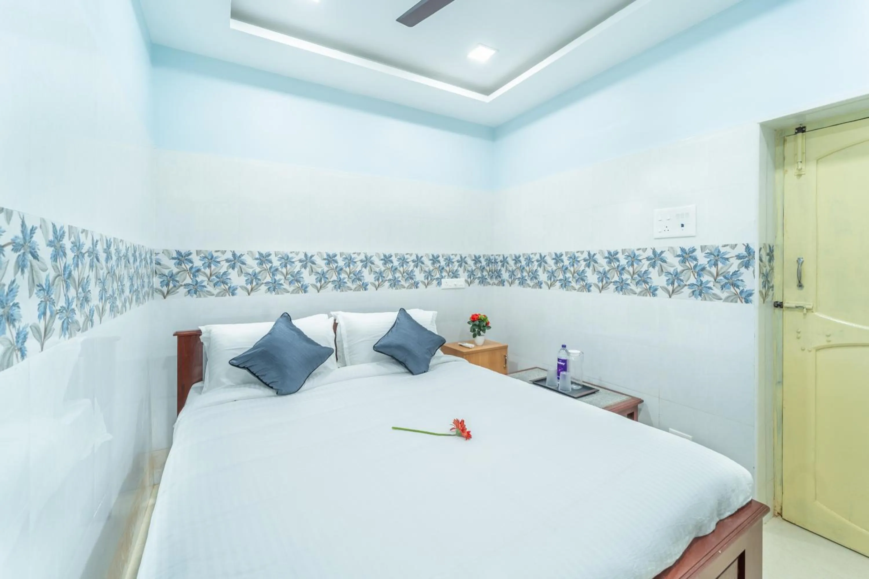 Bed in Sam Residency