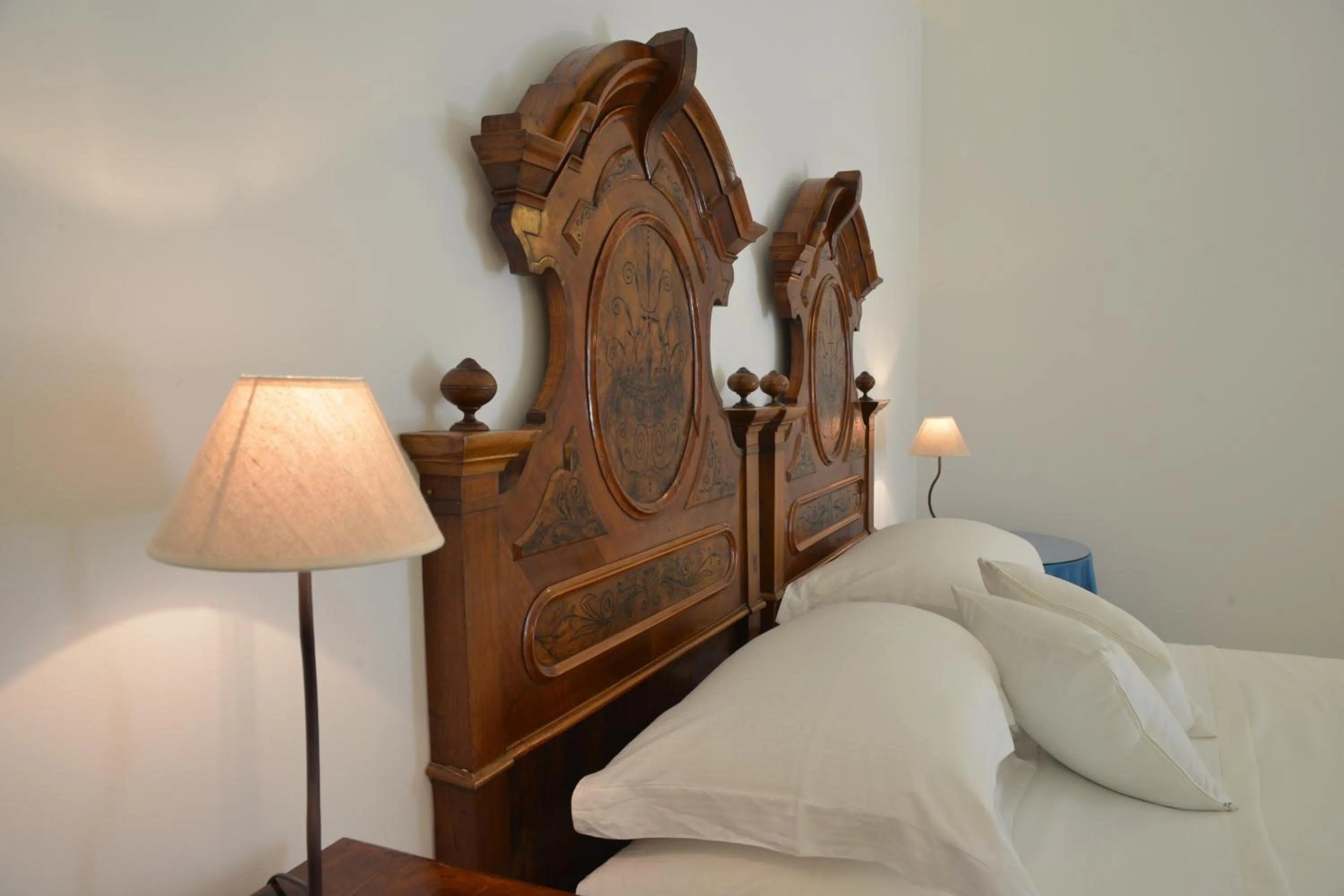 Decorative detail, Bed in Masseria Palane