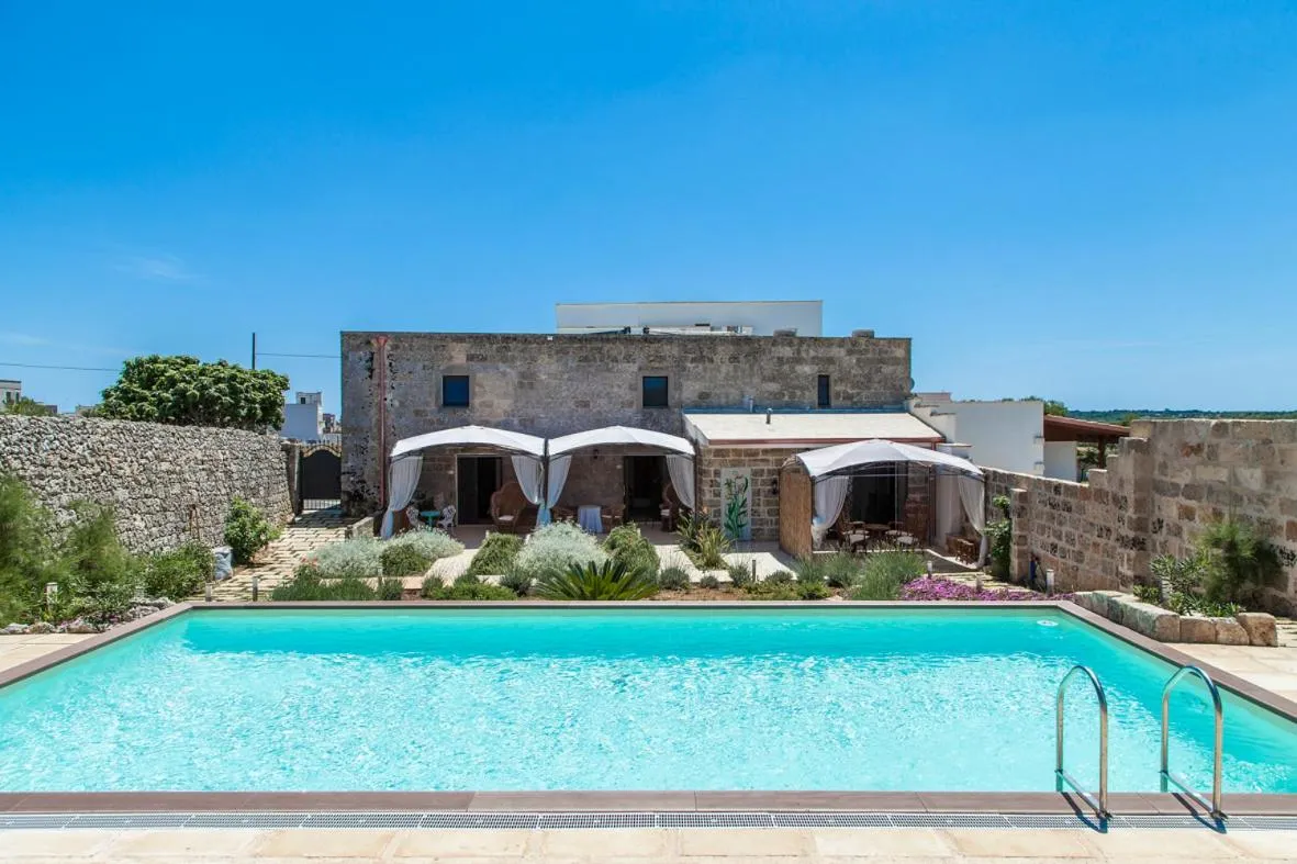 Swimming pool in Masseria Palane