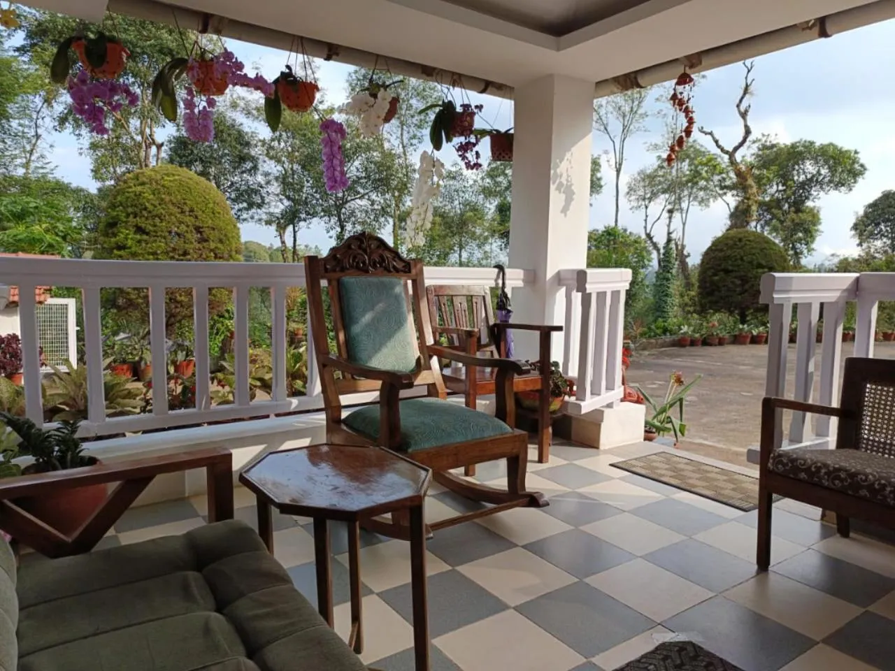 The Blue Mountains Estate Stay