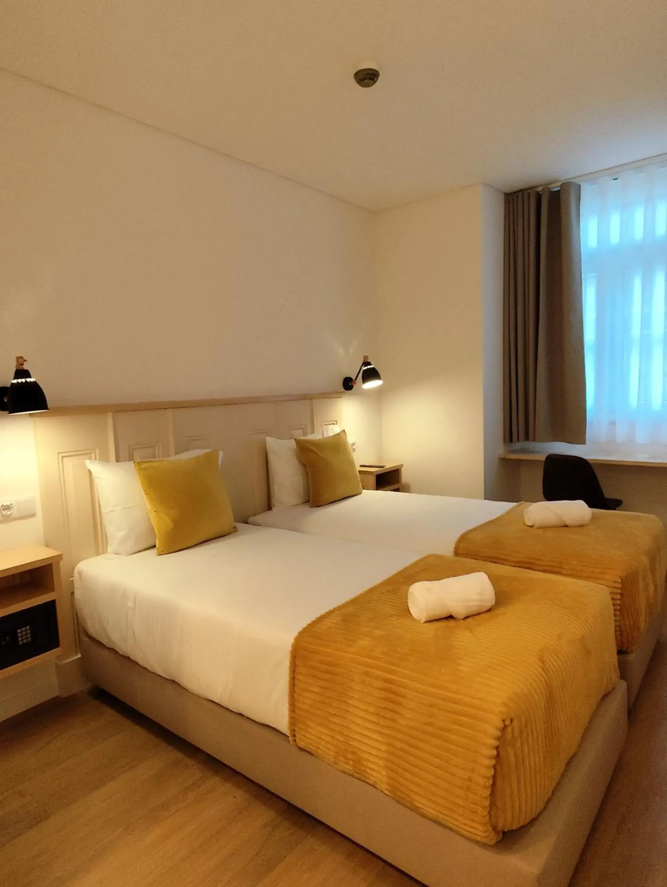 Twin Room in Bacalhoeiros 125 Hotel Twin Room in Bacalhoeiros 125 Hotel