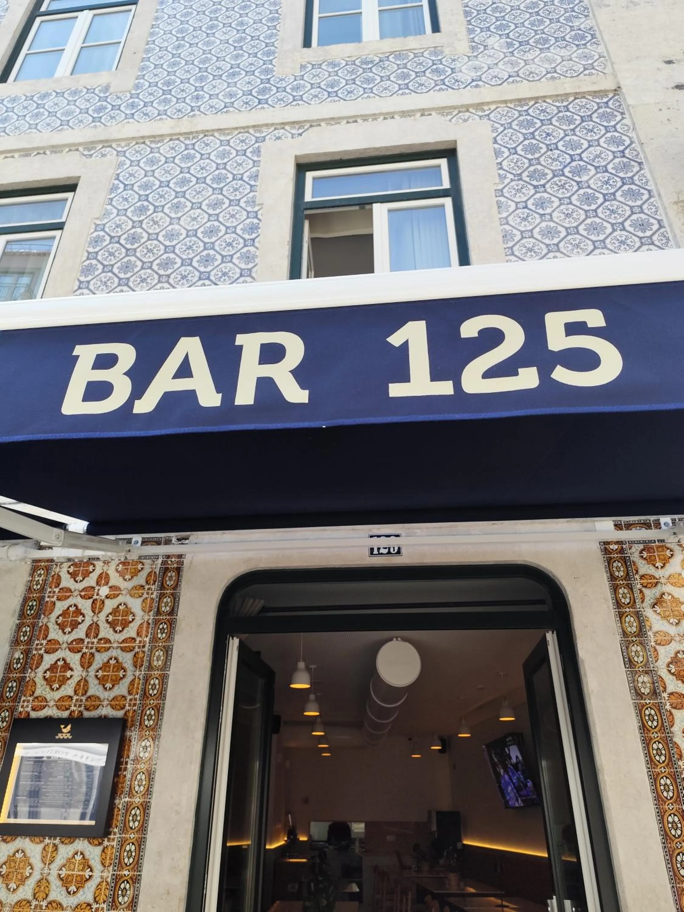 Bacalhoeiros 125 Hotel