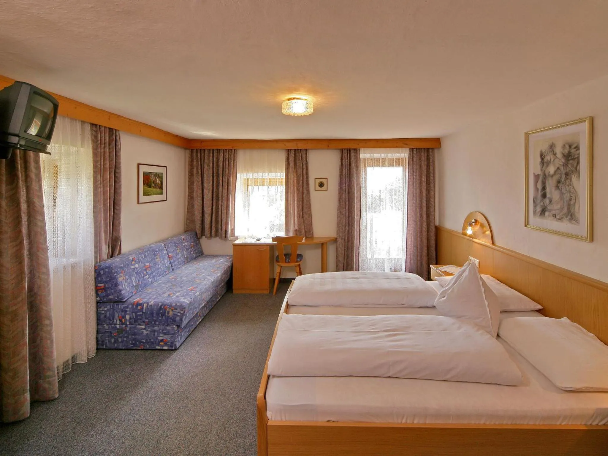 Photo of the whole room, Bed in Pension Aichner