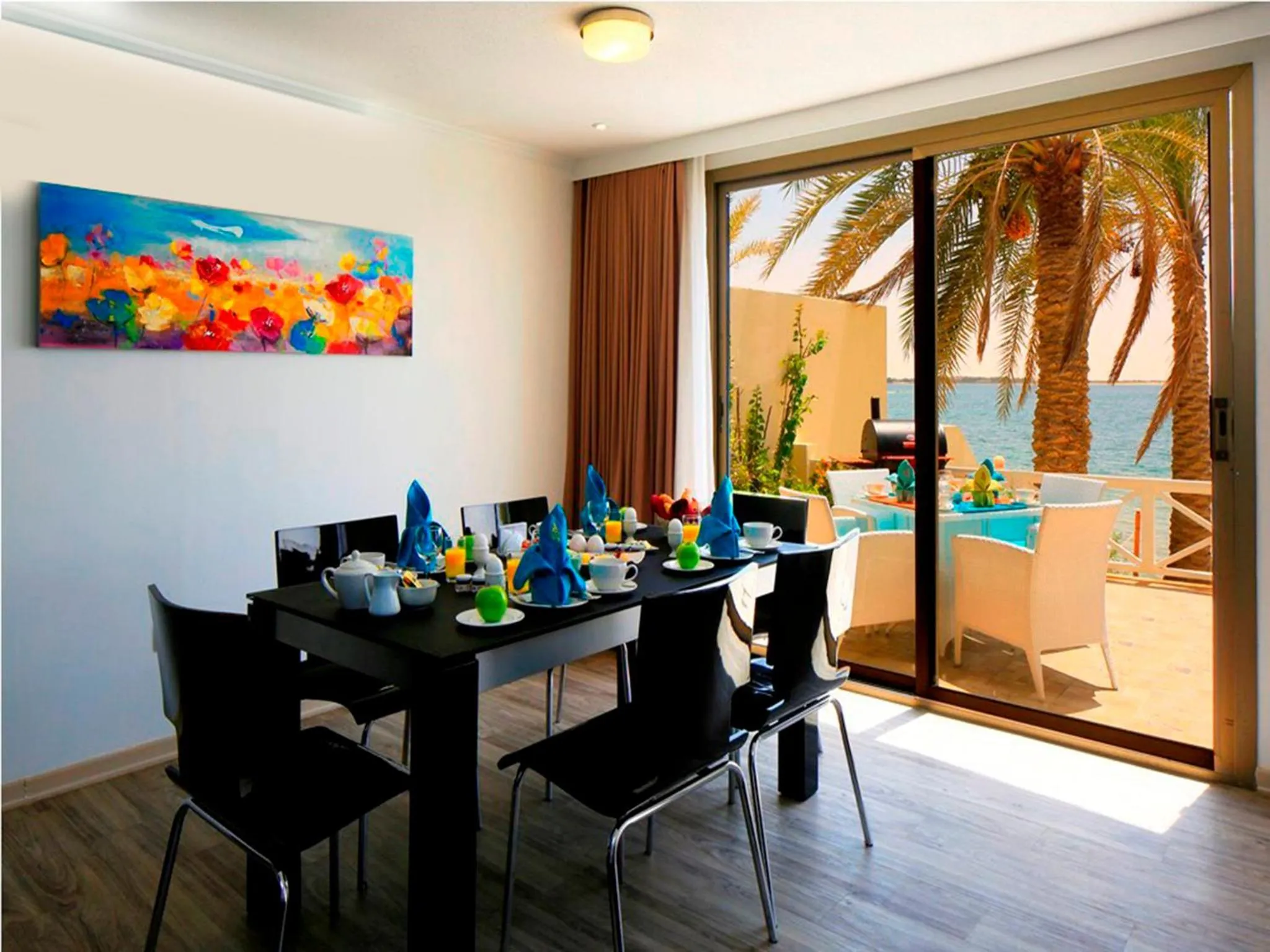 Dining area in Dana Beach Resort