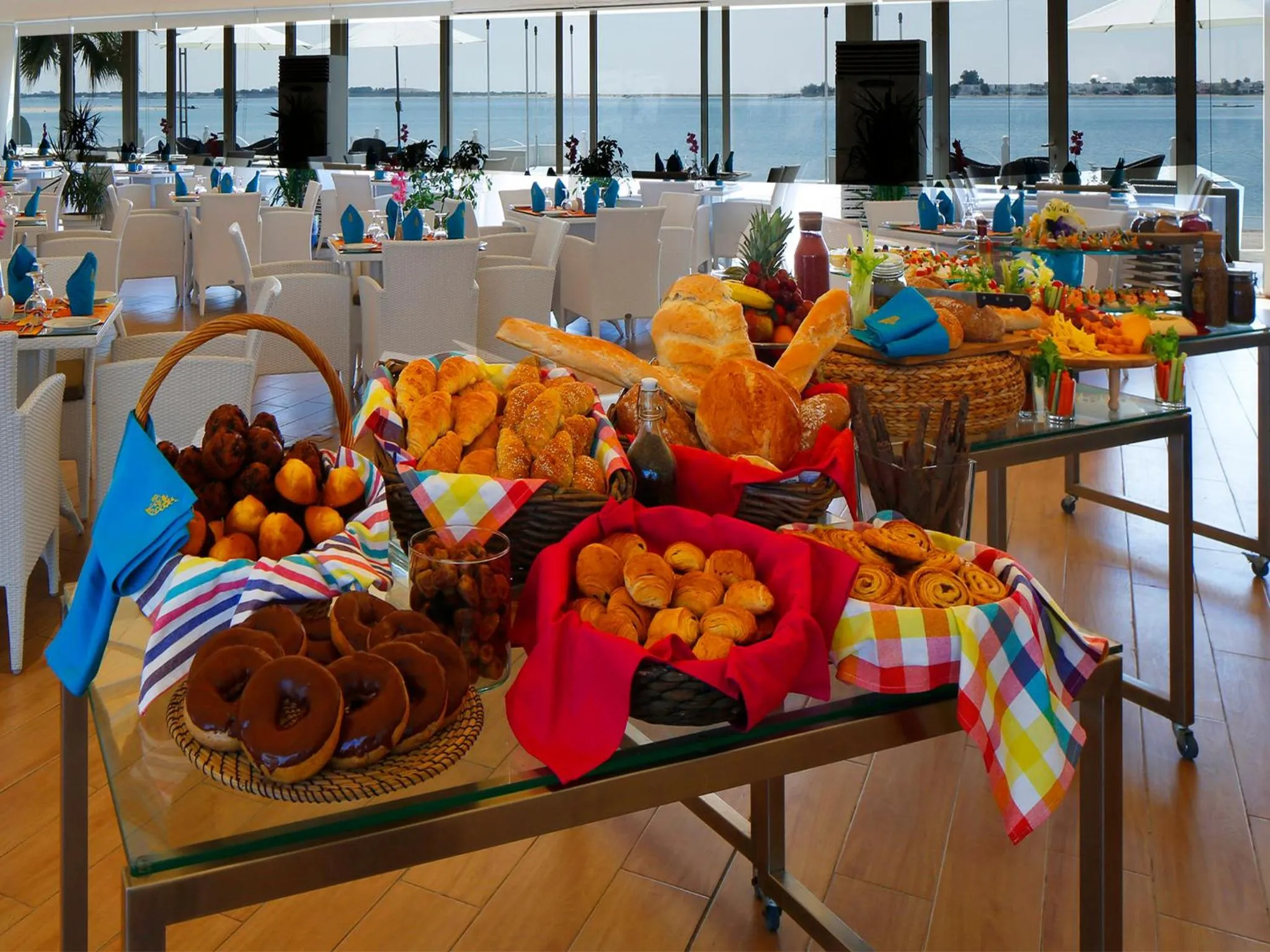 Restaurant/places to eat in Dana Beach Resort