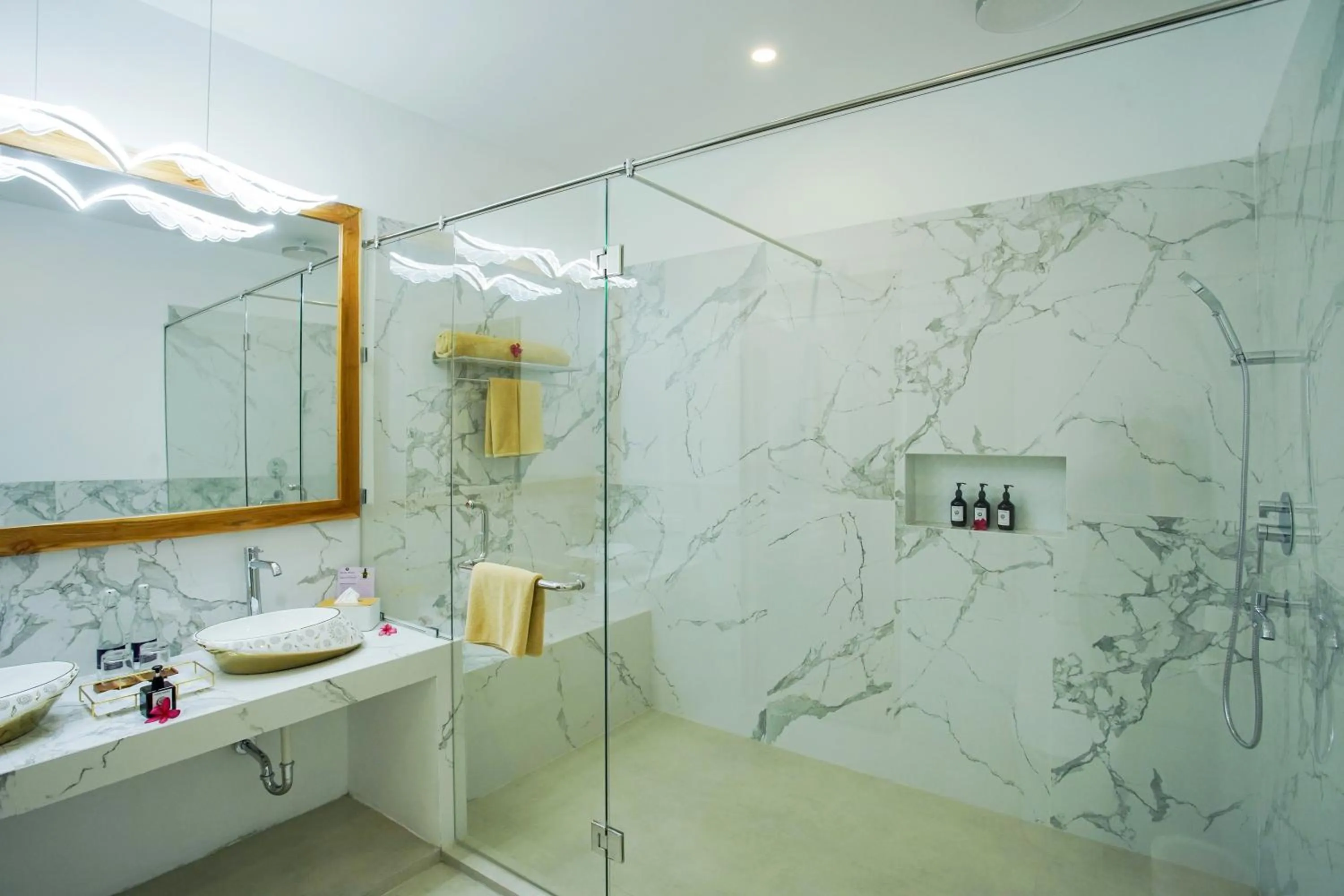 Bathroom in Pearl of Trawangan