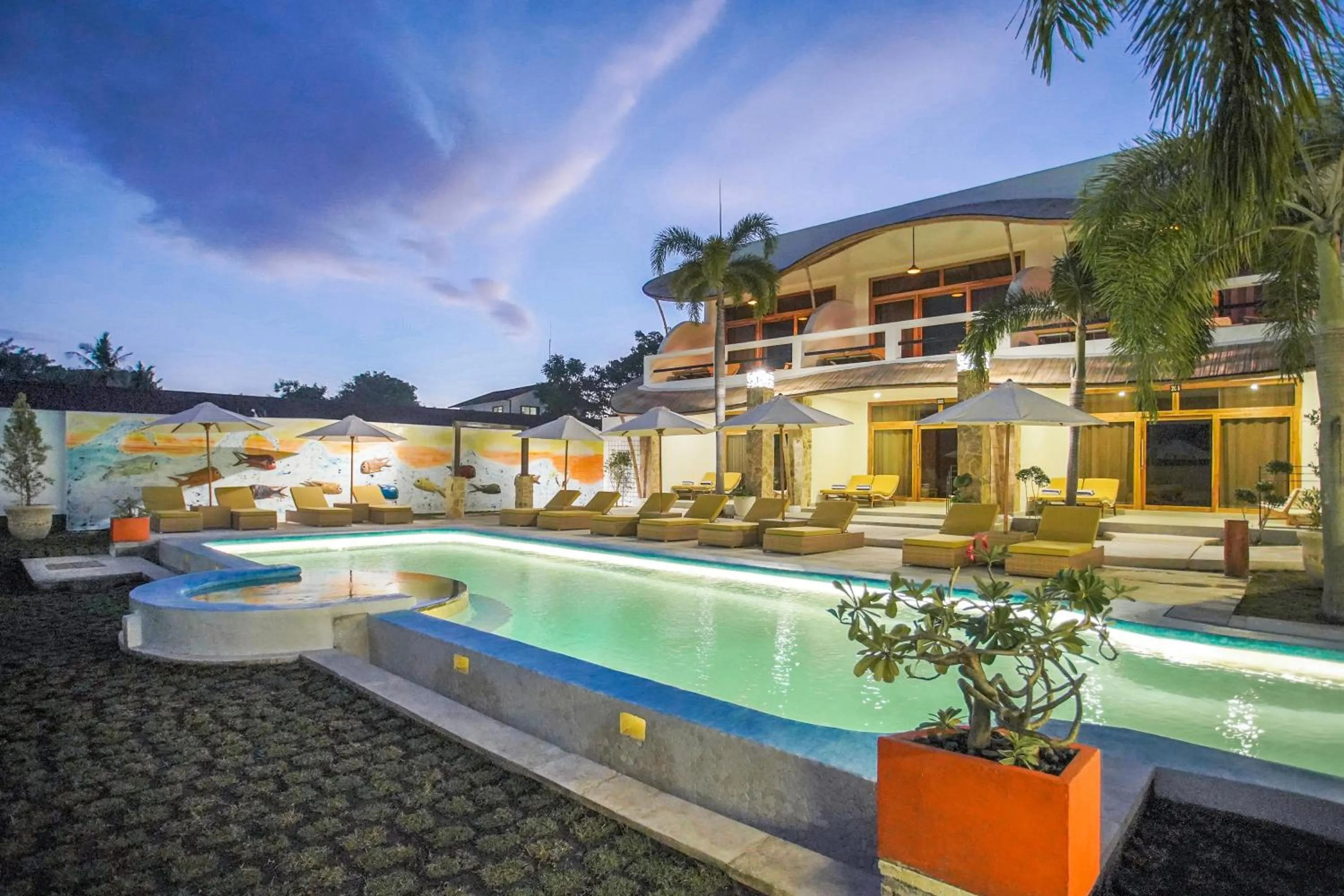 Swimming pool in Pearl of Trawangan