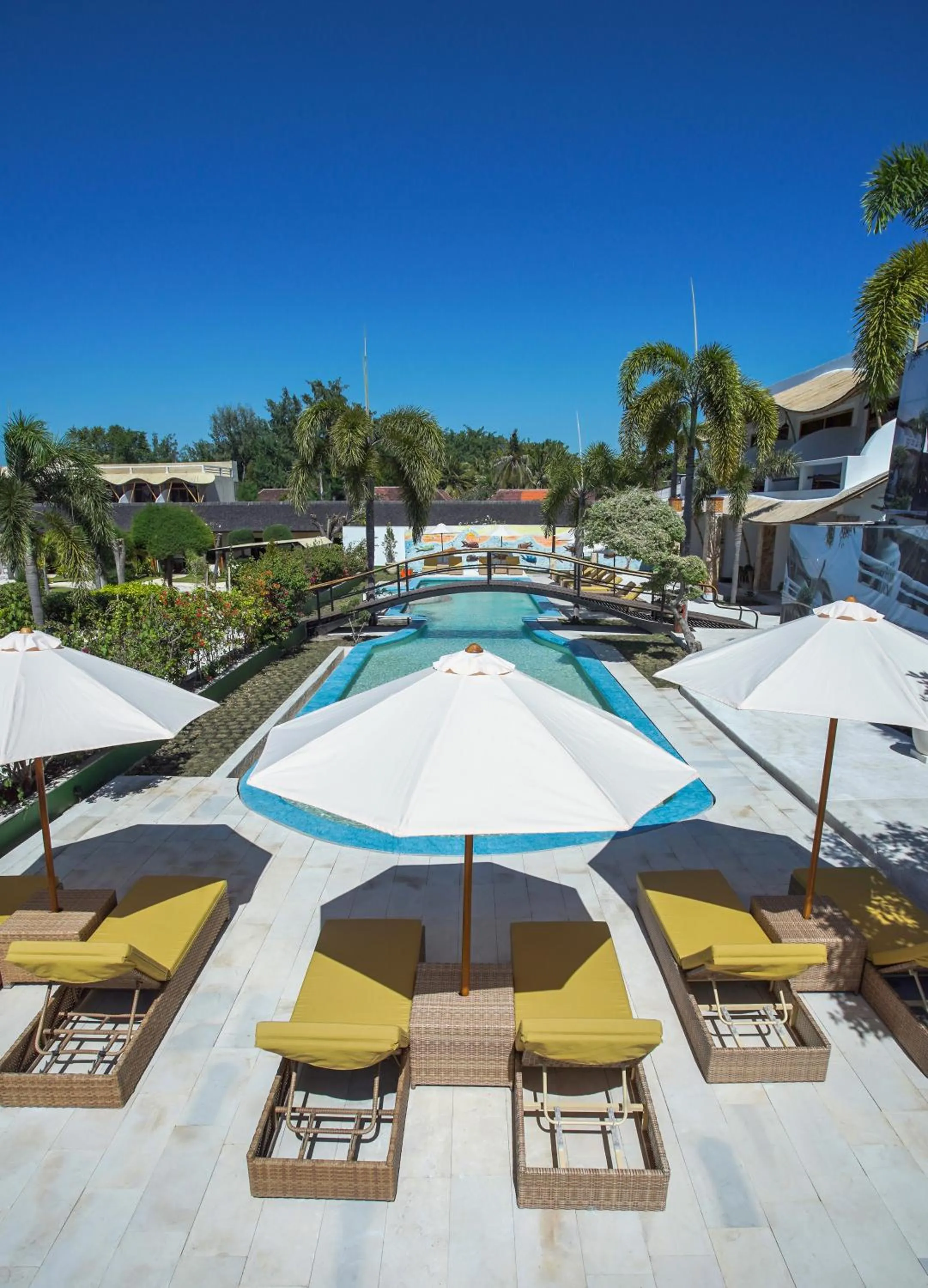 Swimming pool in Pearl of Trawangan