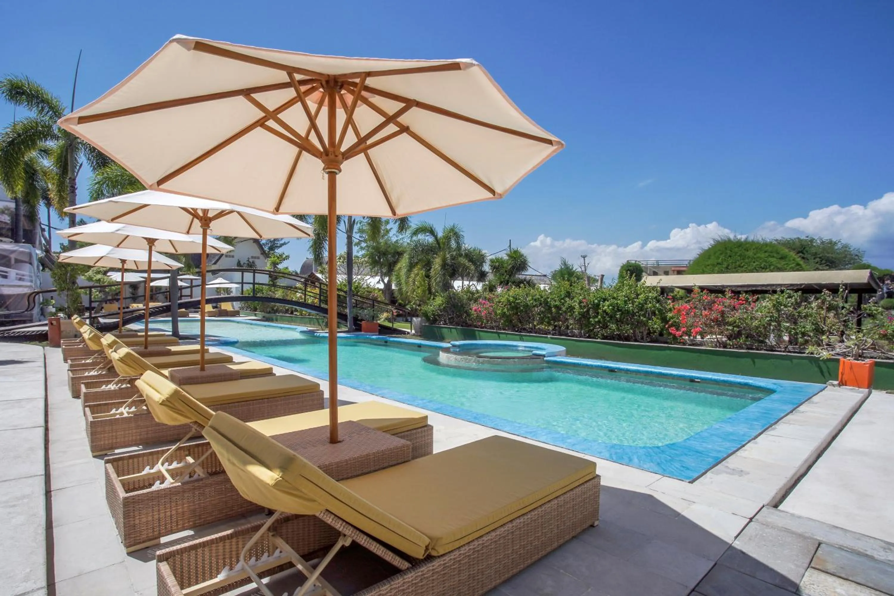 Swimming pool in Pearl of Trawangan