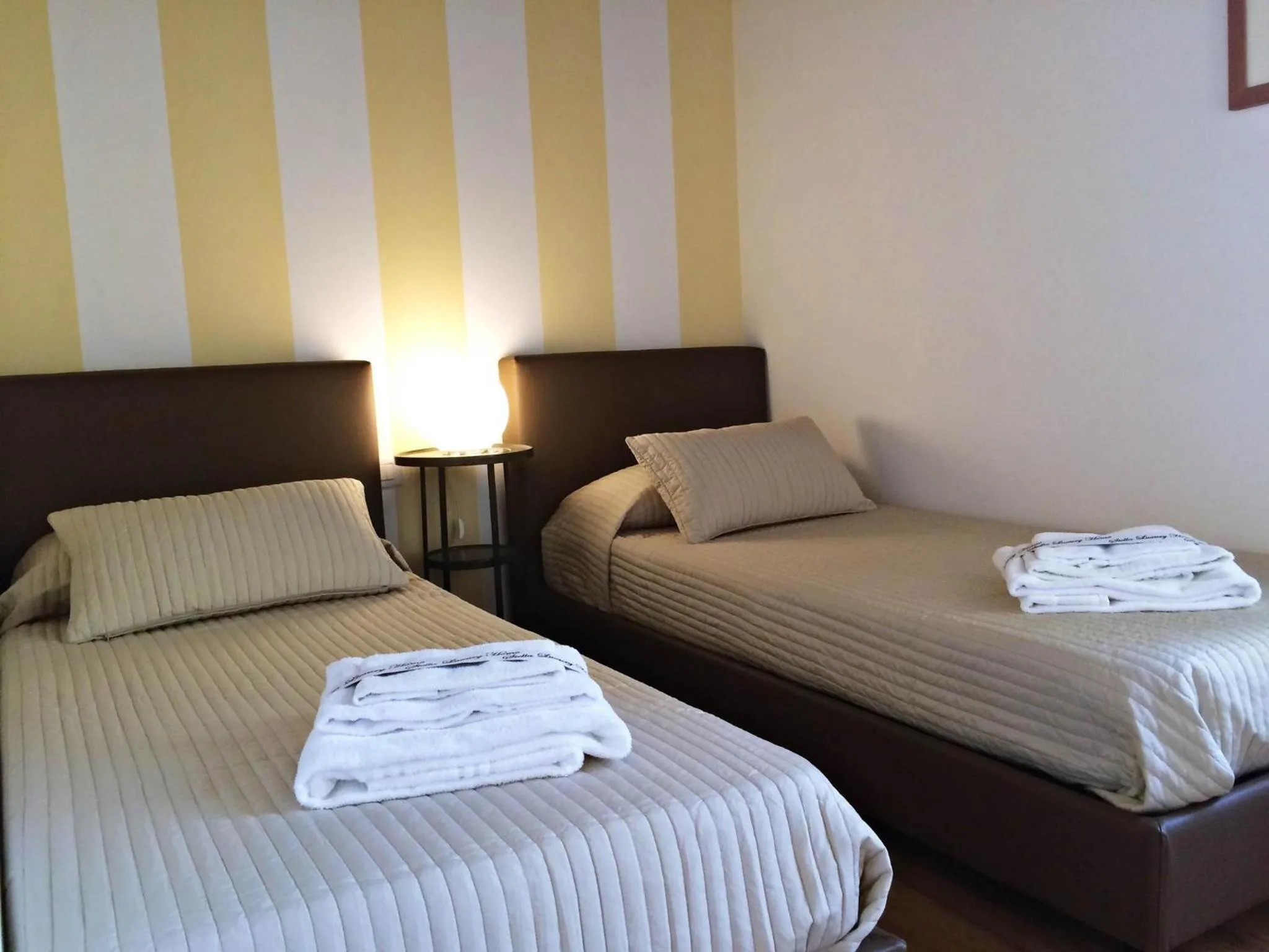 Photo of the whole room, Bed in Stella Luxury Home