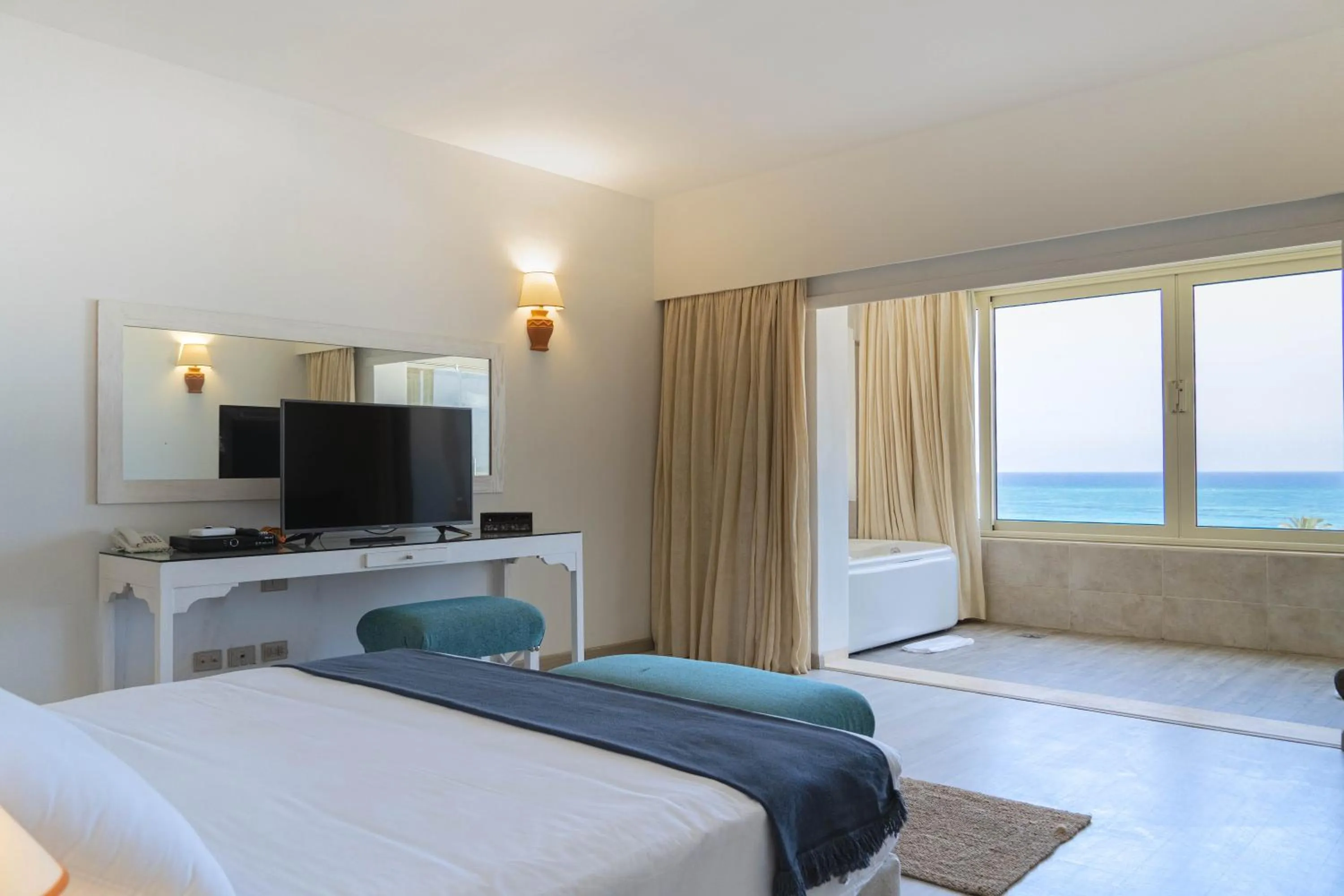 TV and multimedia, Bed in Caesar Bay Resort