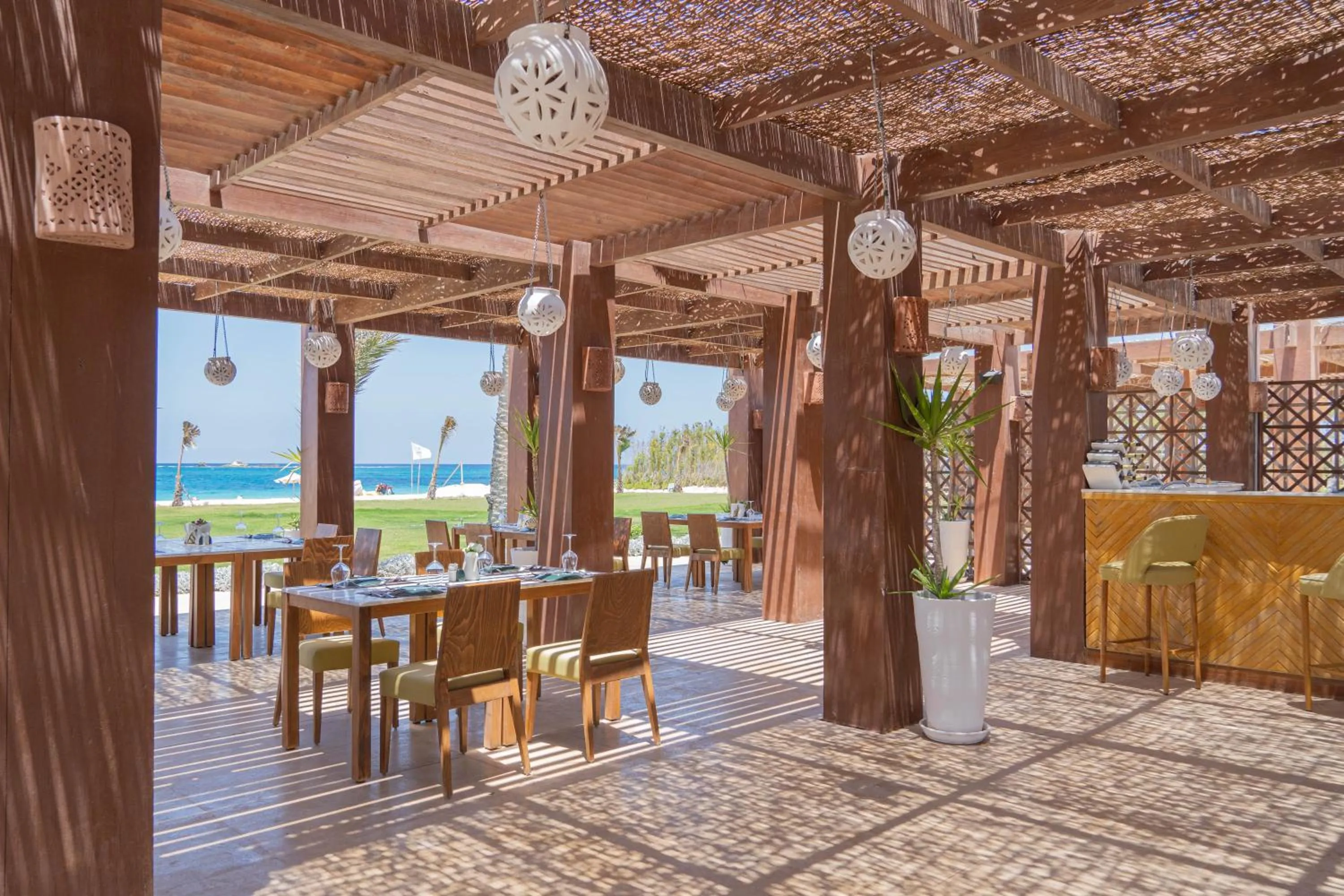 Restaurant/places to eat in Caesar Bay Resort