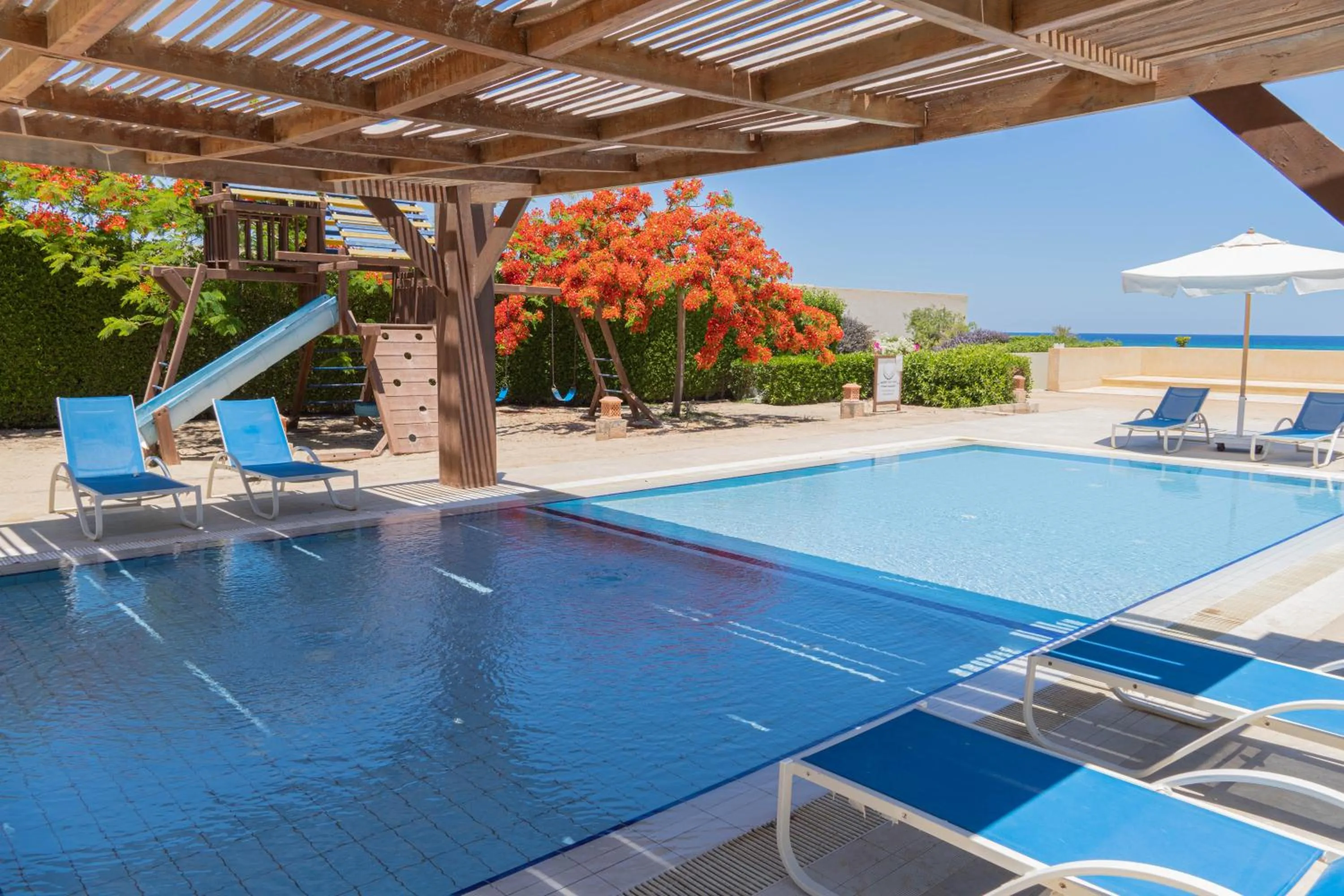 Swimming pool in Caesar Bay Resort