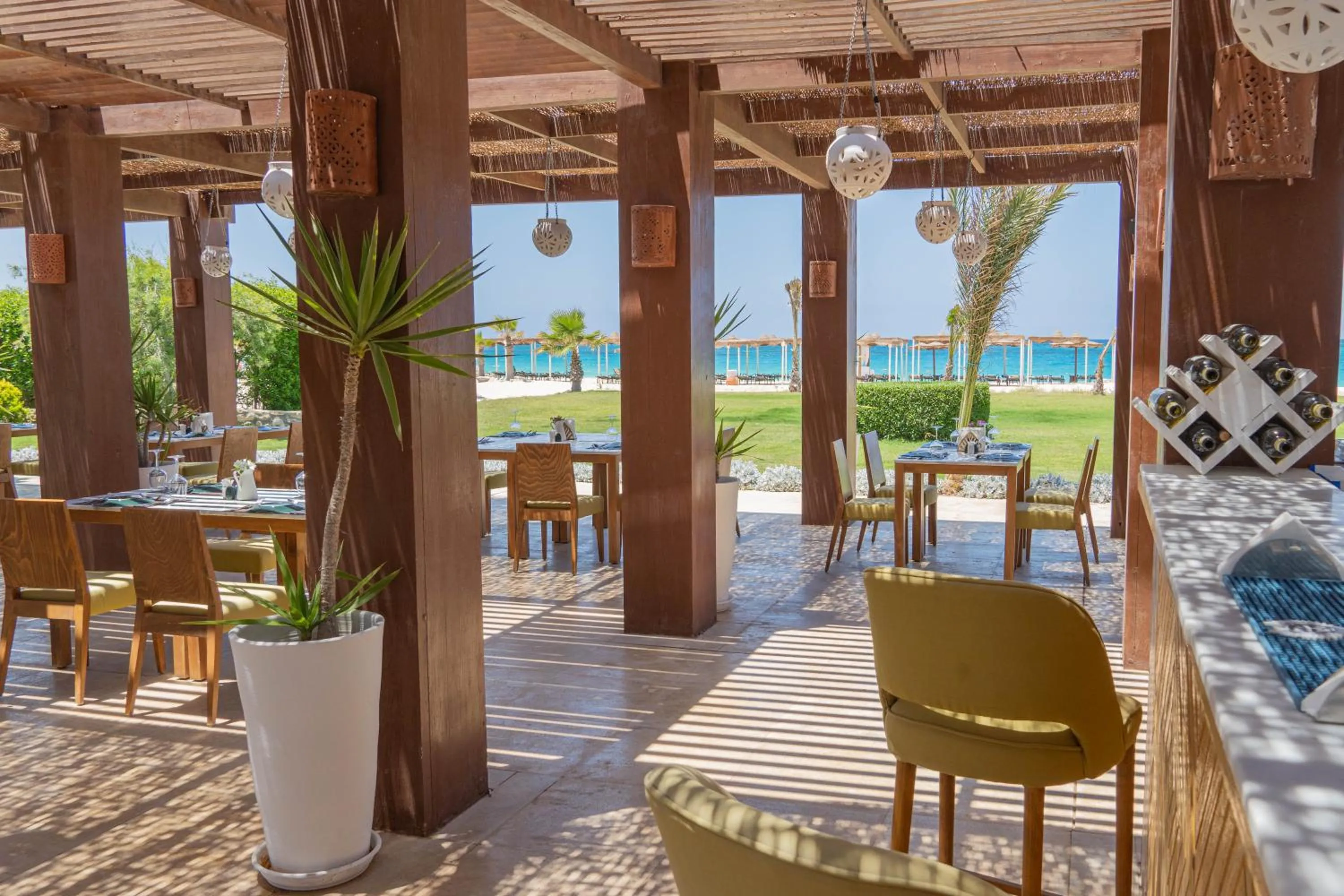 Restaurant/places to eat in Caesar Bay Resort