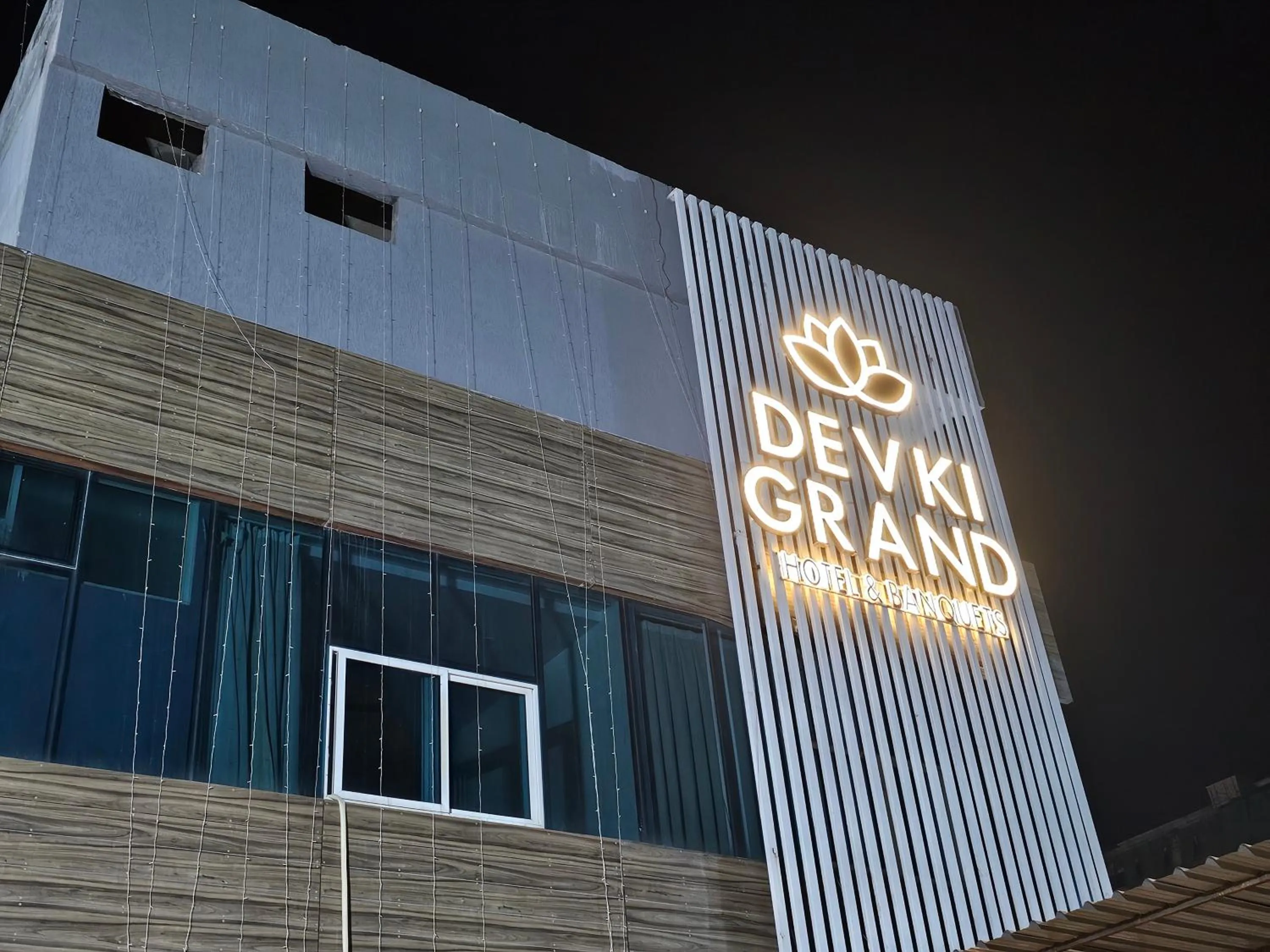 Devki Grand Hotel