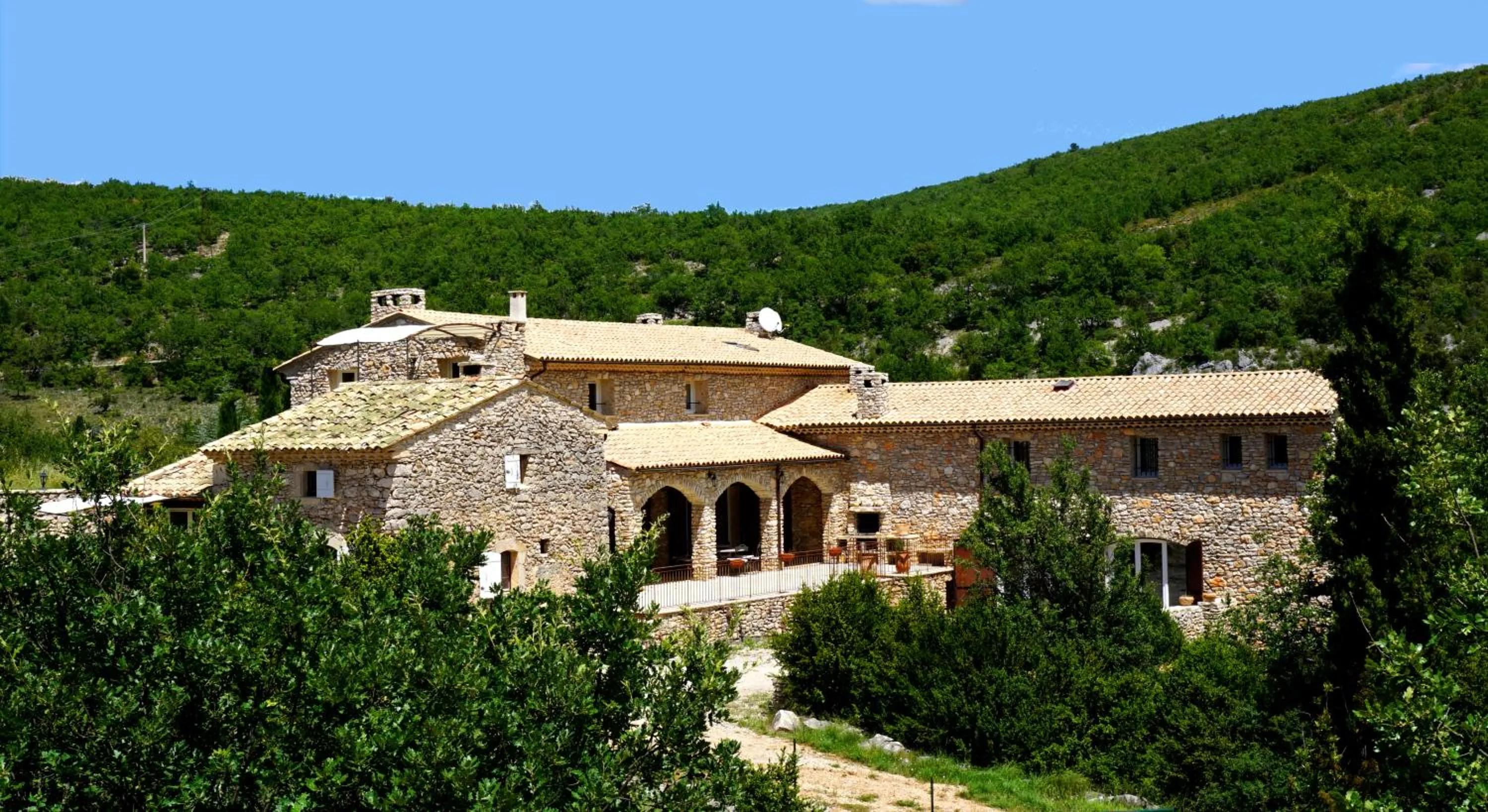 Property building in La Buisse